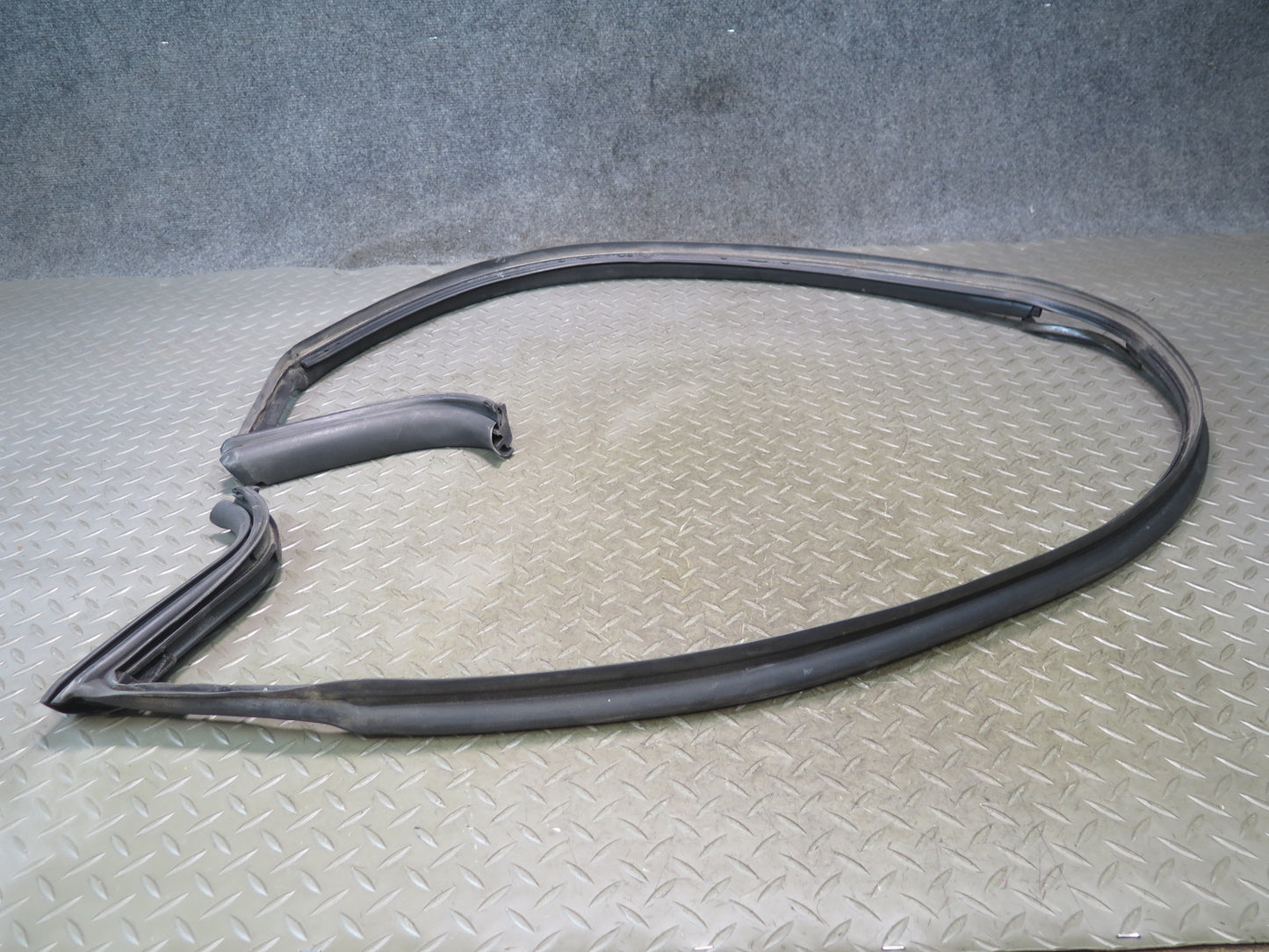 10-19 Nissan Z34 370Z Convertible TOP Roof Weatherstrip Rubber Seal Set Damaged
