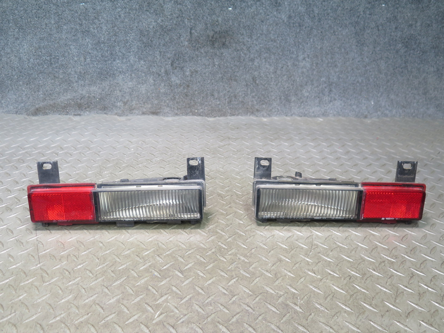 91-96 Chevrolet Corvette C4 Rear Left & Right Side Marker Light Lamp Set OEM