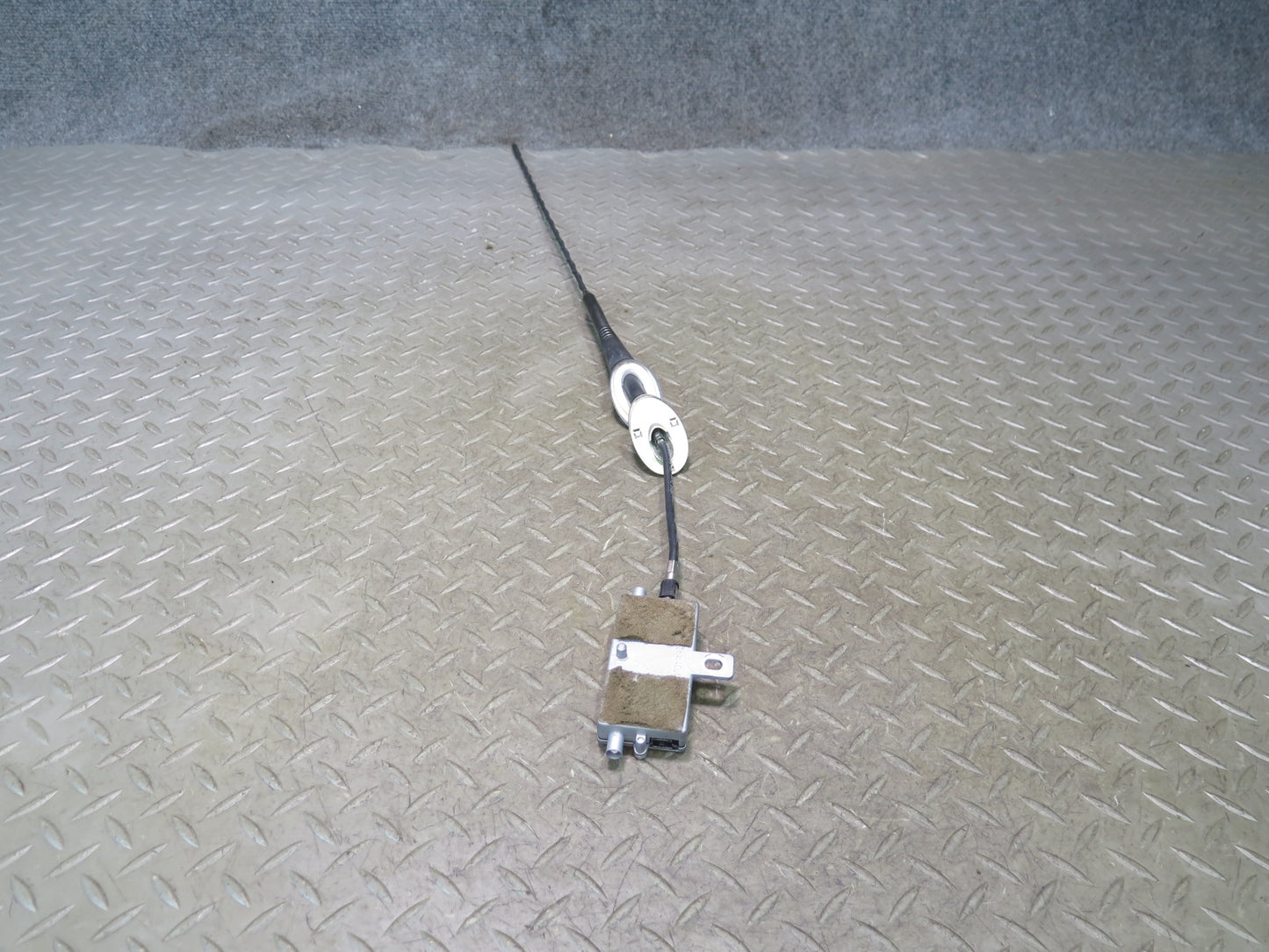 05-11 Mercedes R171 Slk-class Radio Antenna w Amplifier Module Assembly OEM
