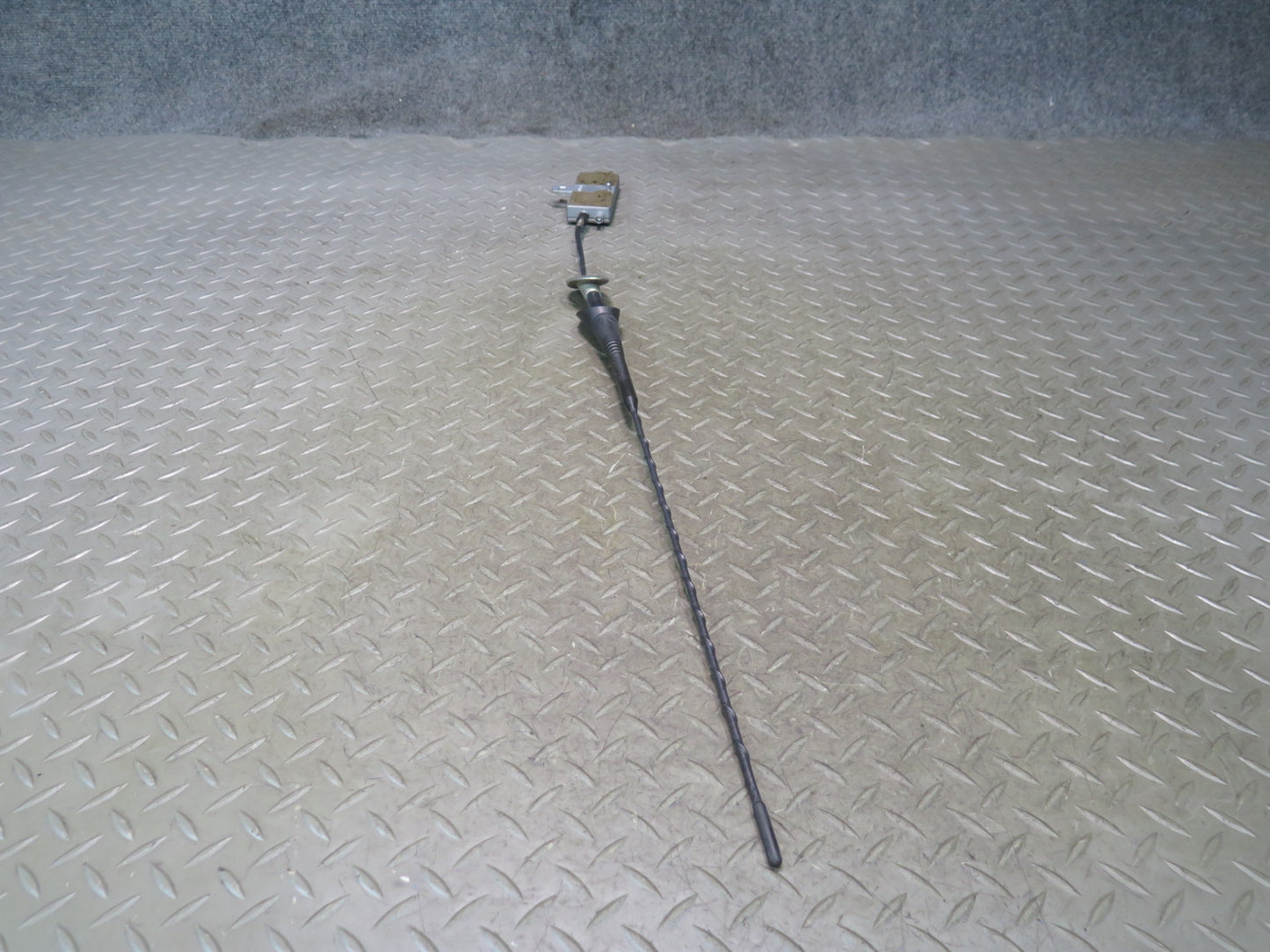 05-11 Mercedes R171 Slk-class Radio Antenna w Amplifier Module Assembly OEM