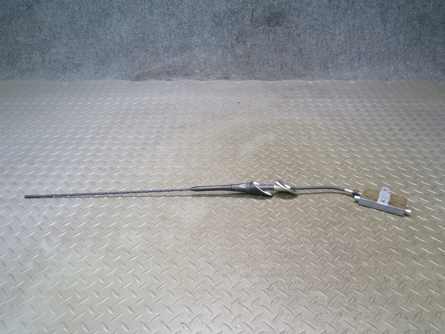 05-11 Mercedes R171 Slk-class Radio Antenna w Amplifier Module Assembly OEM