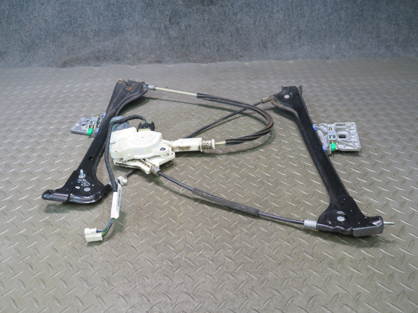 05-11 Mercedes R171 Slk-class Left Window Regulator w Motor OEM