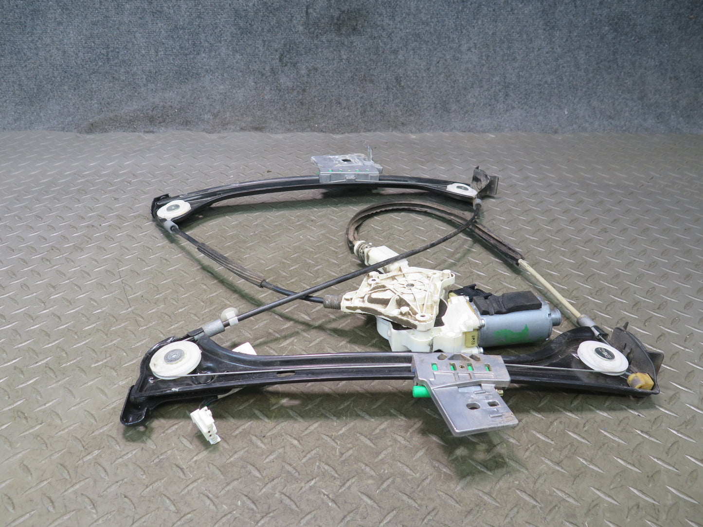 05-11 Mercedes R171 Slk-class Left Window Regulator w Motor OEM