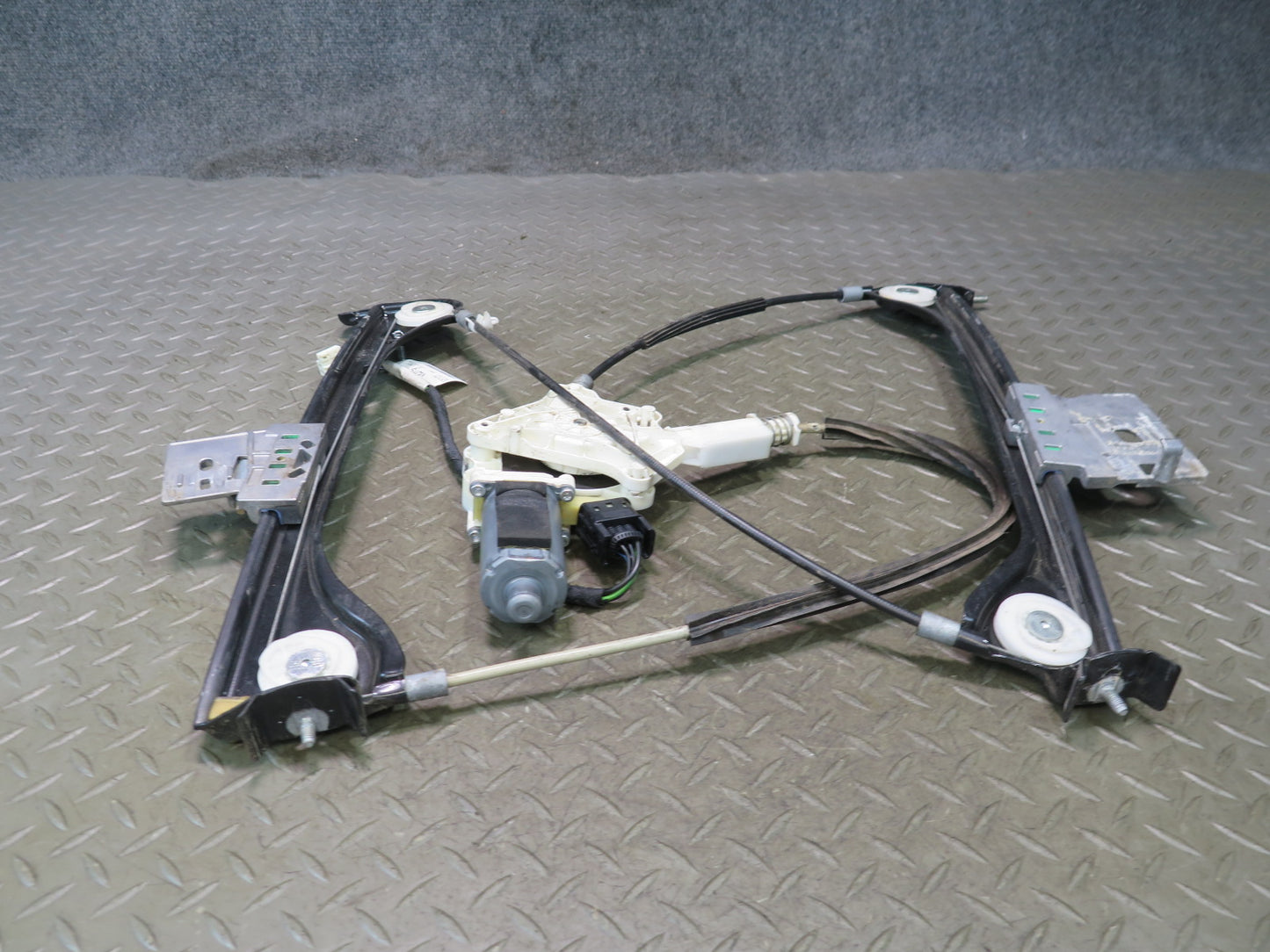 05-11 Mercedes R171 Slk-class Left Window Regulator w Motor OEM