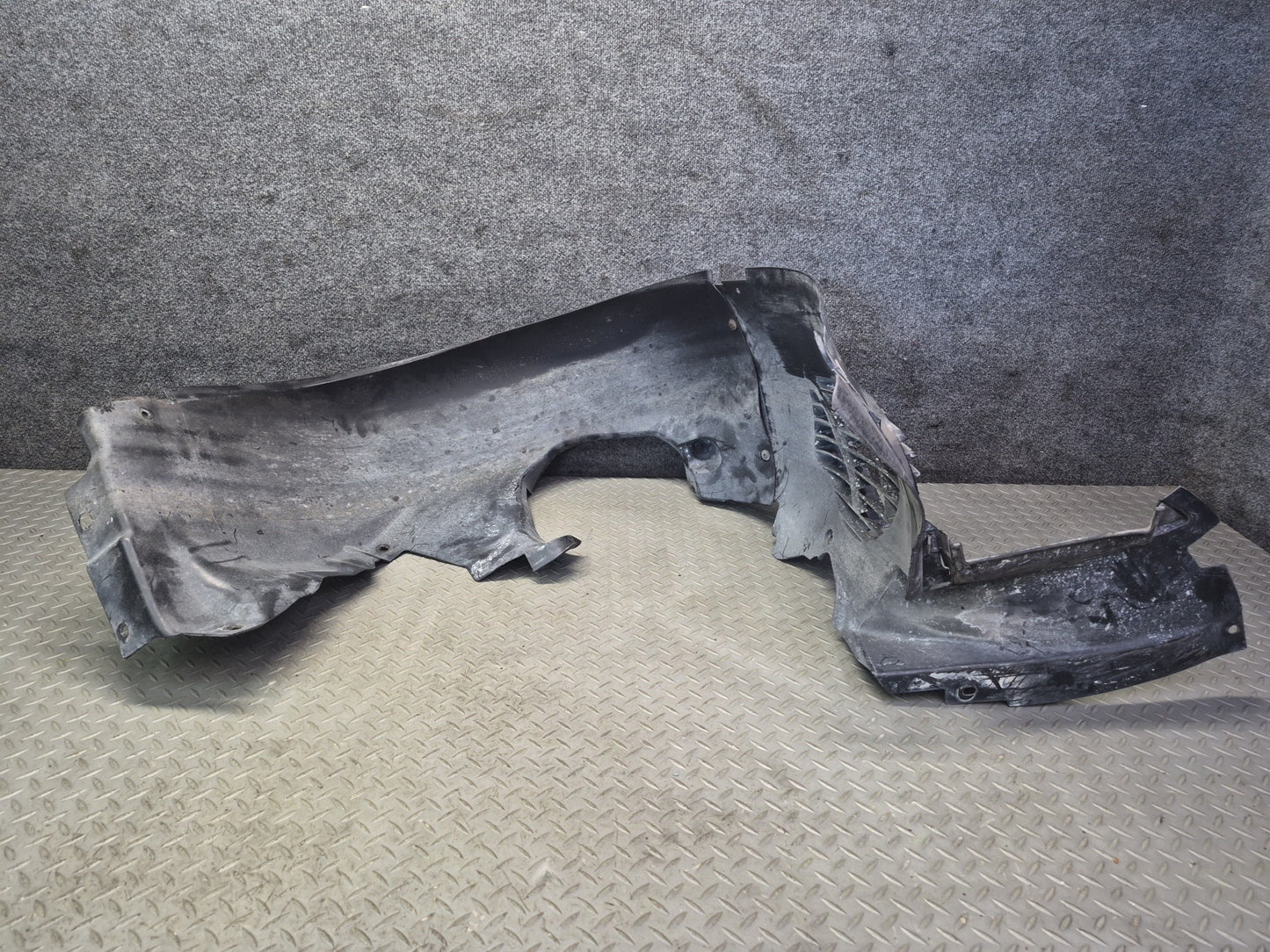 2005-2008 Porsche Boxster 987 Front Right Side Fender Liner Splash Shield