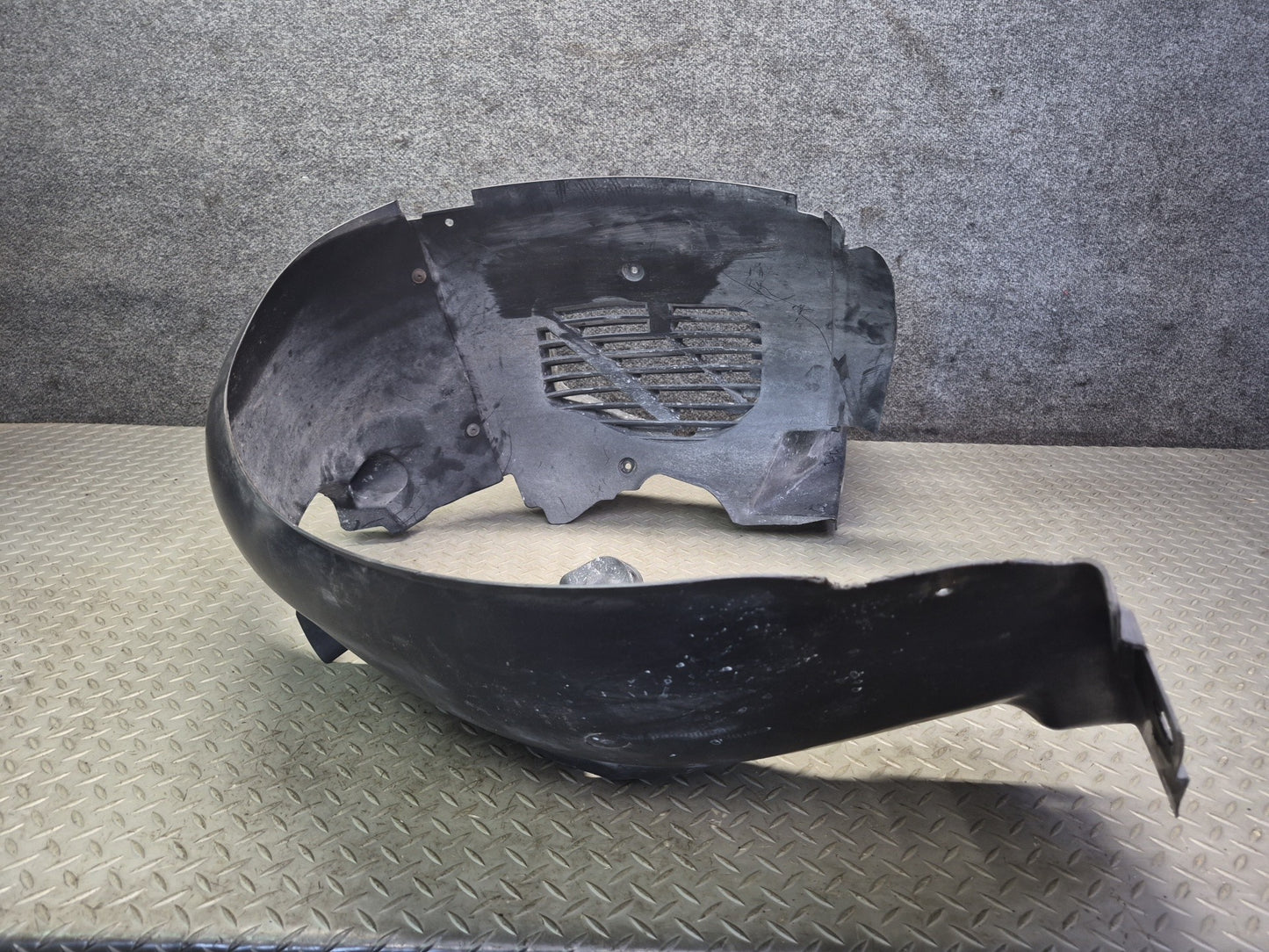 2005-2008 Porsche Boxster 987 Front Right Side Fender Liner Splash Shield