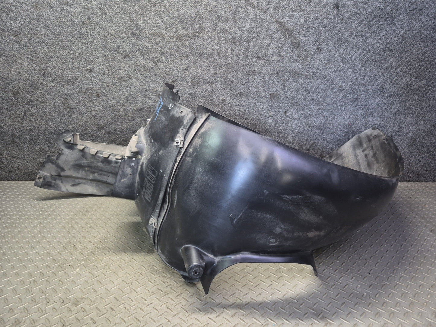 2005-2008 Porsche Boxster 987 Front Right Side Fender Liner Splash Shield