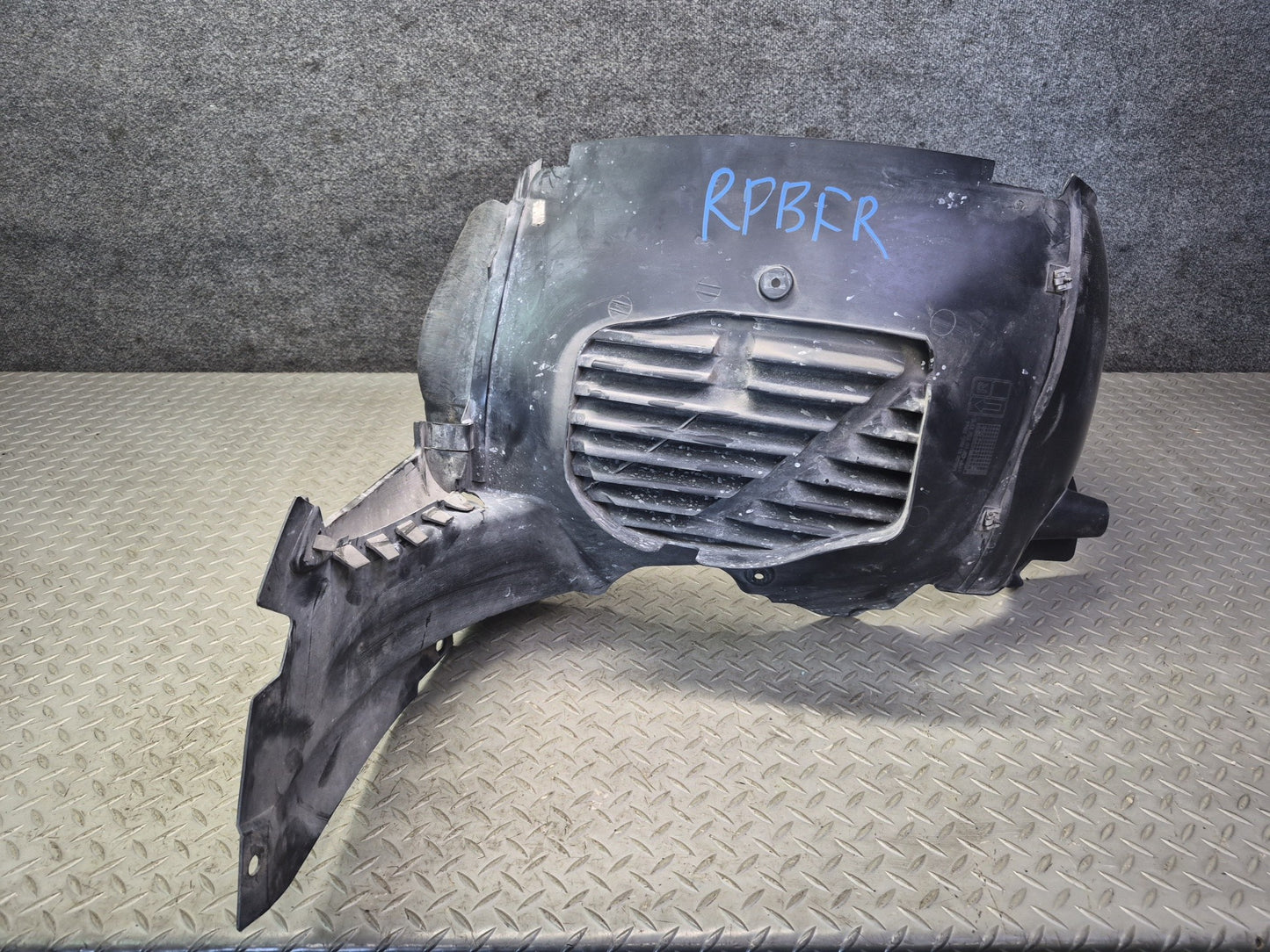 2005-2008 Porsche Boxster 987 Front Right Side Fender Liner Splash Shield
