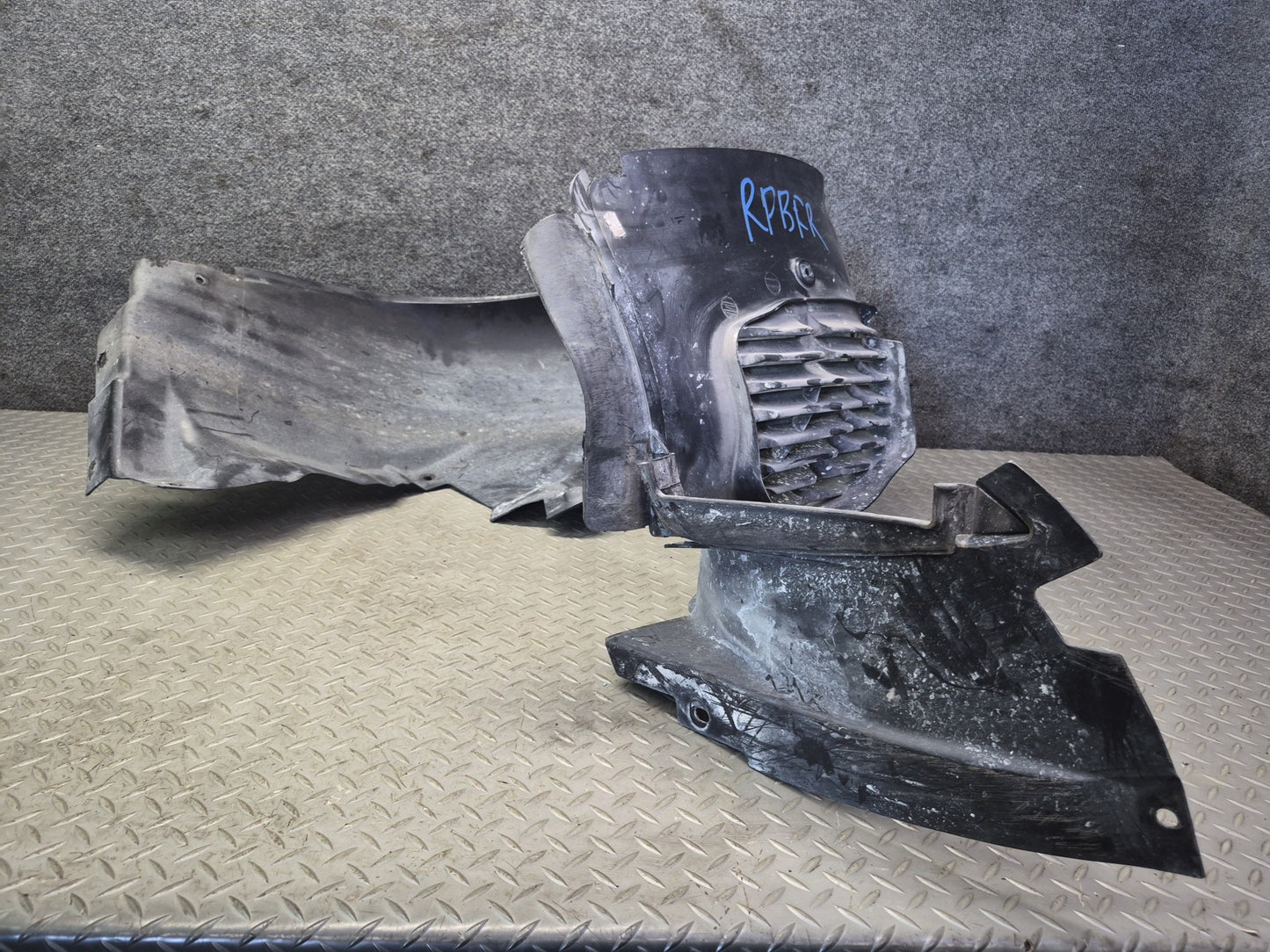 2005-2008 Porsche Boxster 987 Front Right Side Fender Liner Splash Shield