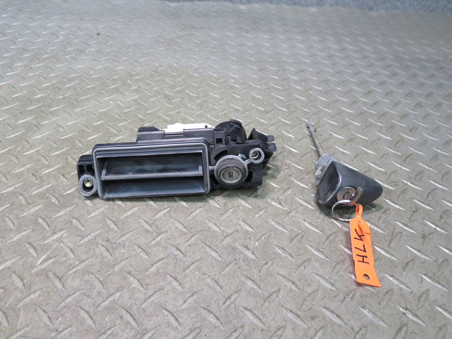 05-11 Mercedes R171 Slk-class Rear Trunk Lid Handle Door Lock Cylinder KEY Set
