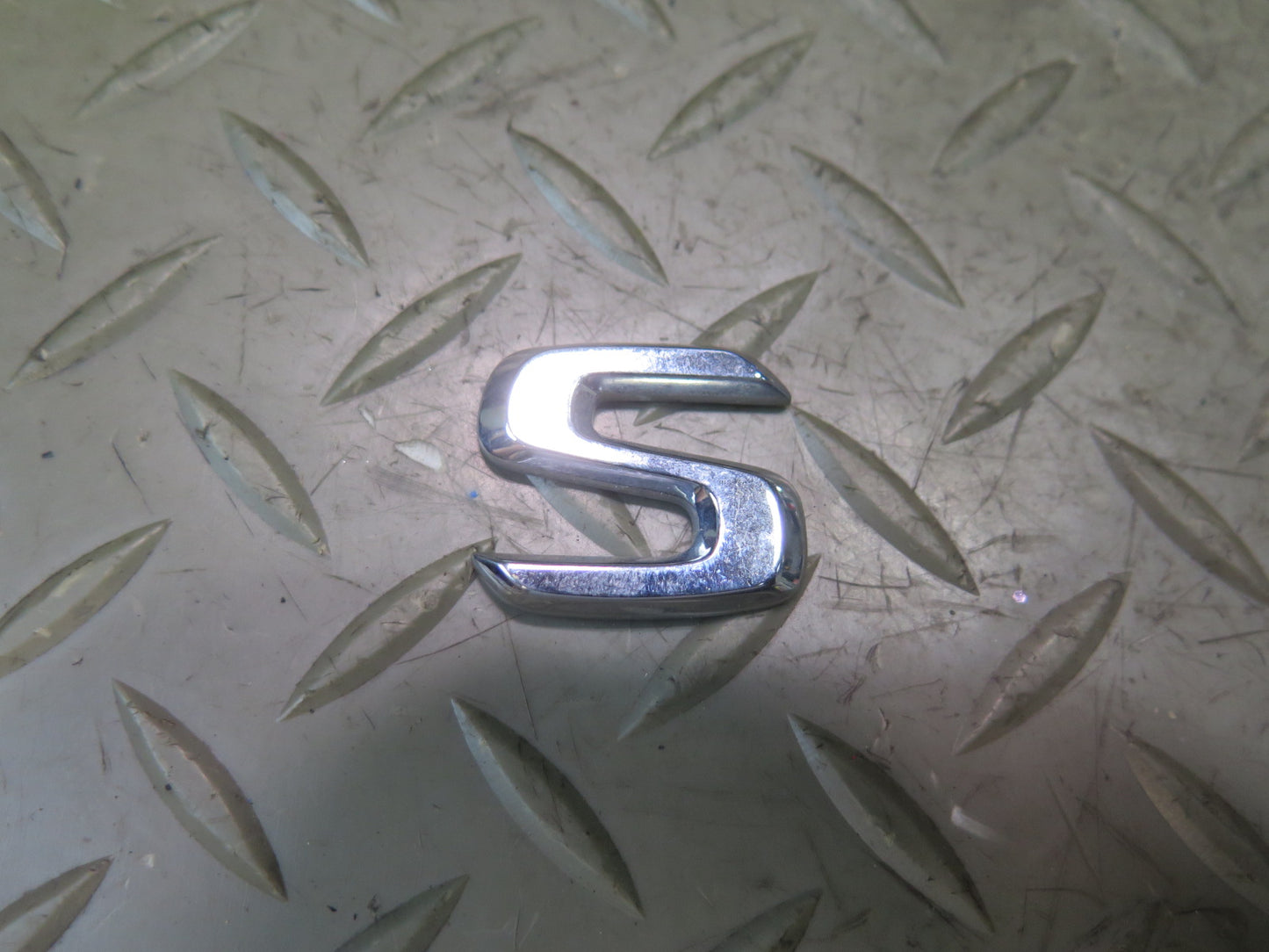 05-11 Mercedes R171 SLK350 Reartrunk Lid Emblem Logo Badge Symbol Set OEM