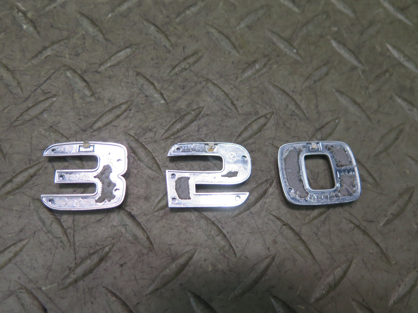 05-11 Mercedes R171 SLK350 Reartrunk Lid Emblem Logo Badge Symbol Set OEM