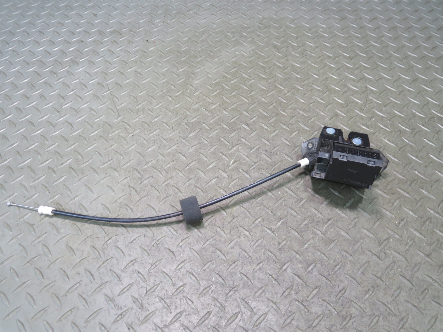 05-11 Mercedes R171 Slk-class Rear Trunk Lid Lock Latch Actuator 1717500085 OEM