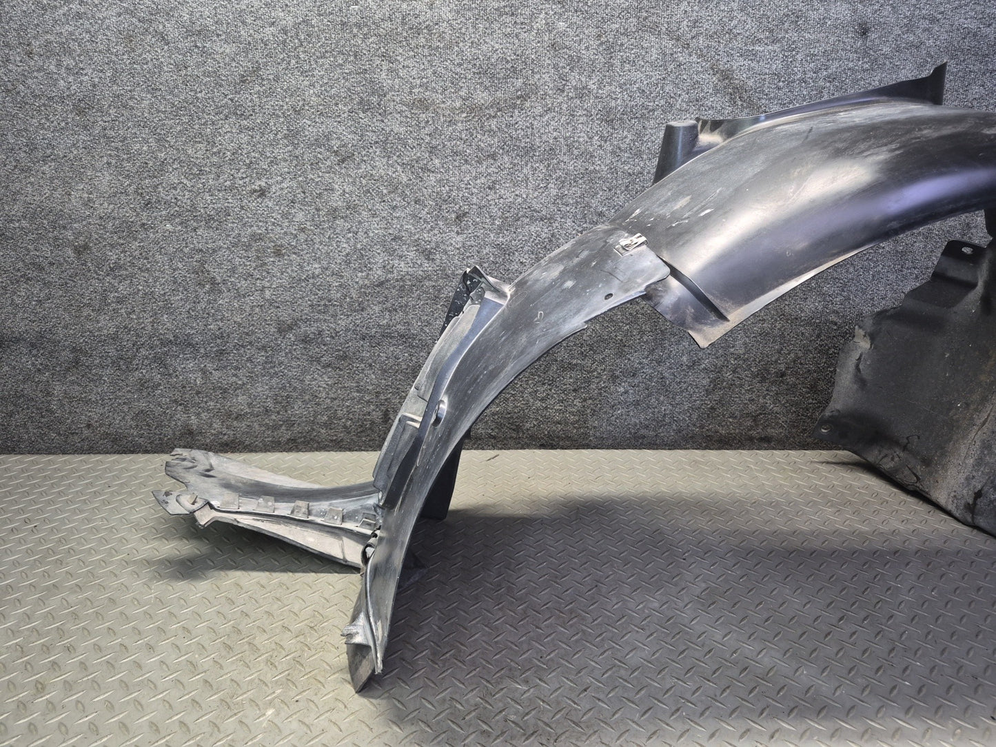 2005-2008 Porsche Boxster 987 Front Left Side Fender Liner Splash Shield Damaged