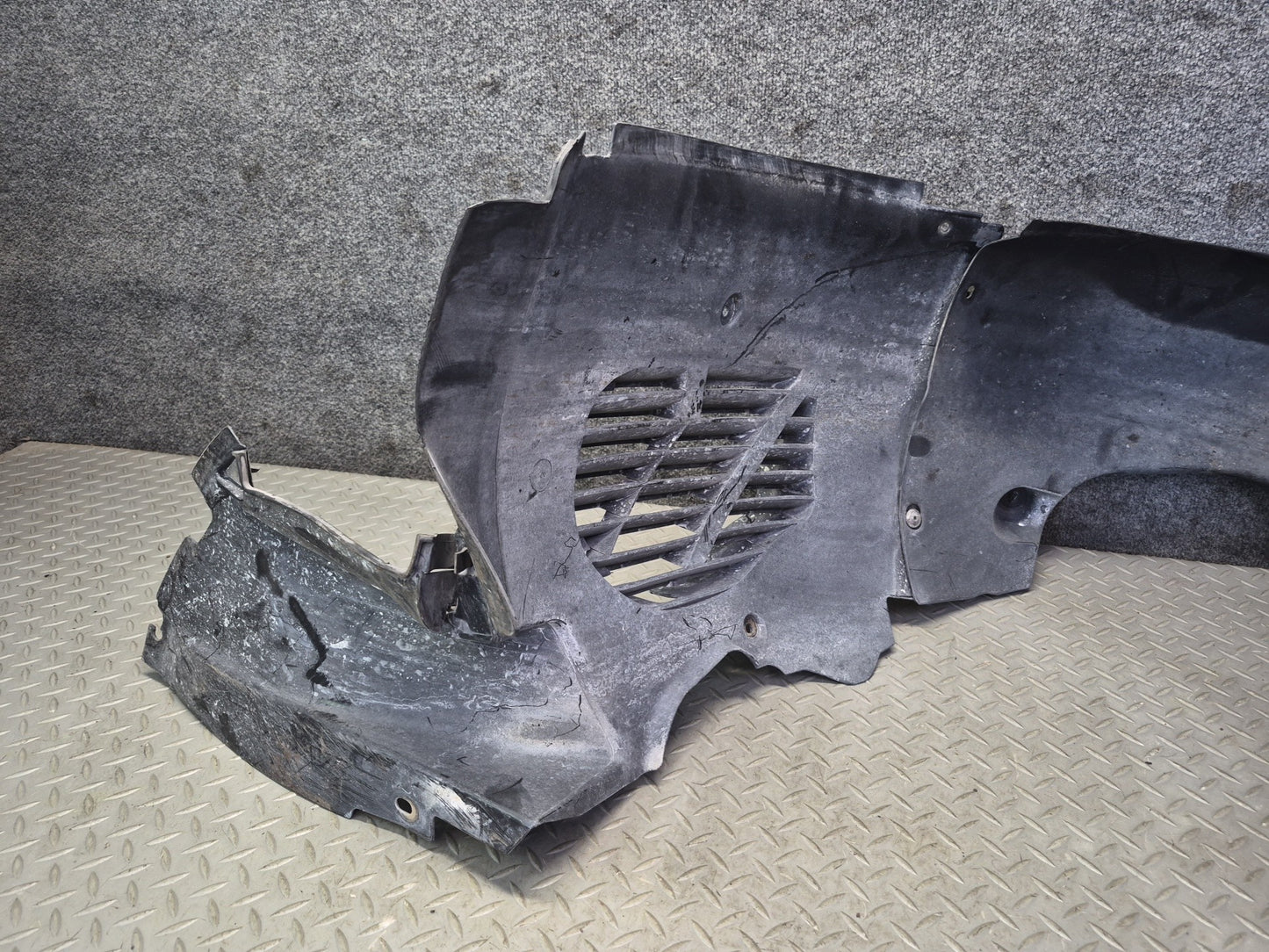 2005-2008 Porsche Boxster 987 Front Left Side Fender Liner Splash Shield Damaged