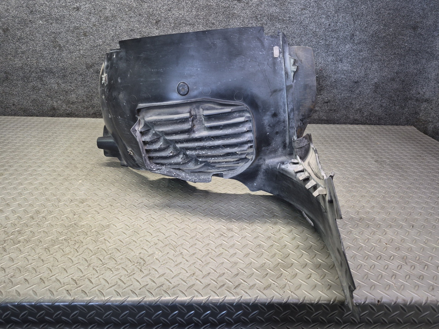2005-2008 Porsche Boxster 987 Front Left Side Fender Liner Splash Shield Damaged