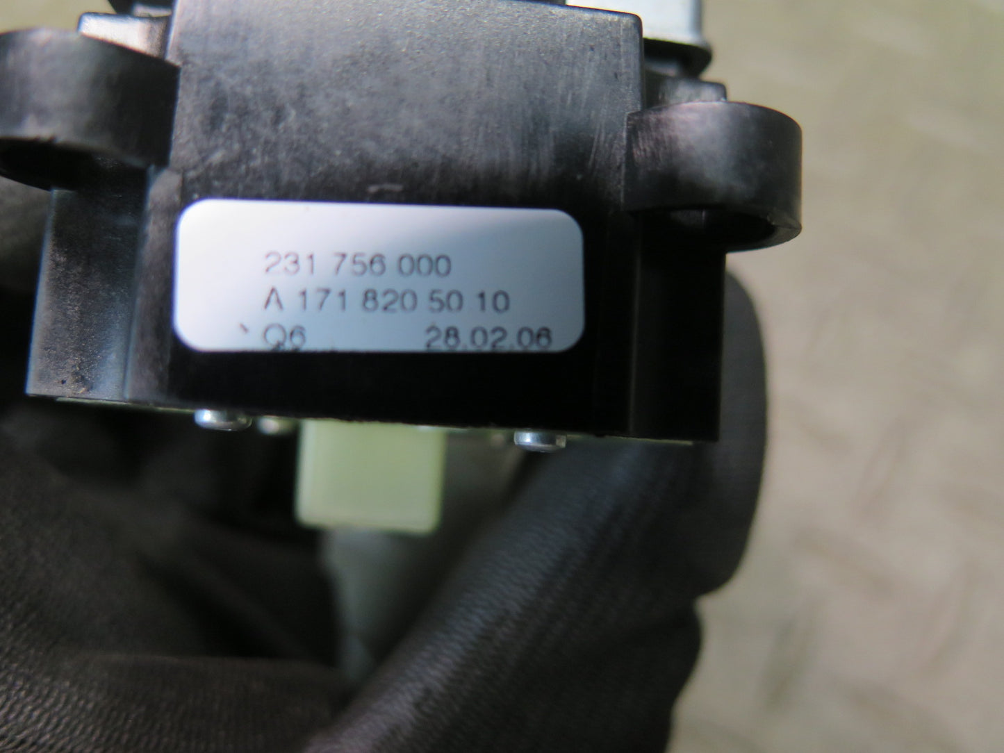 05-11 Mercedes R171 Slk-class Convetible TOP Roof Control Switch 1718205010 OEM
