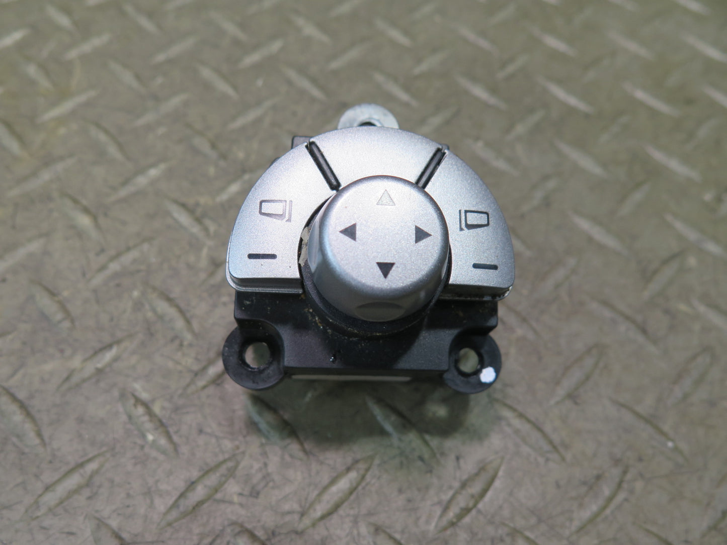 05-11 Mercedes R171 SLK Side View Mirror Adjust Control Switch 1718203310 OEM