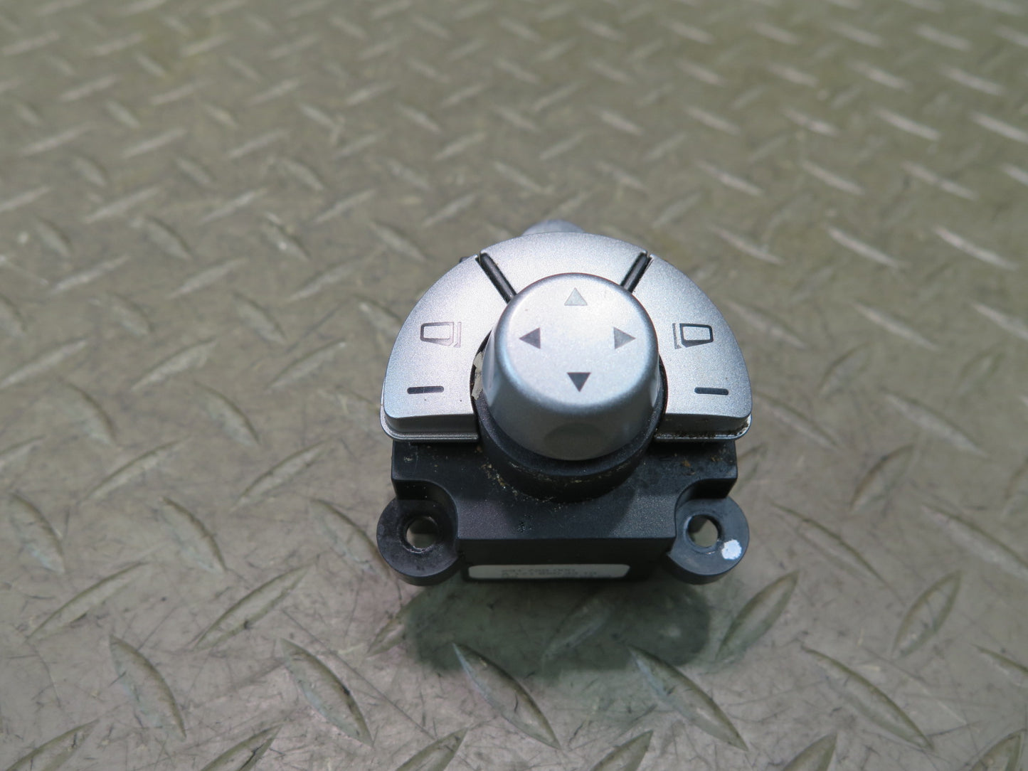 05-11 Mercedes R171 SLK Side View Mirror Adjust Control Switch 1718203310 OEM