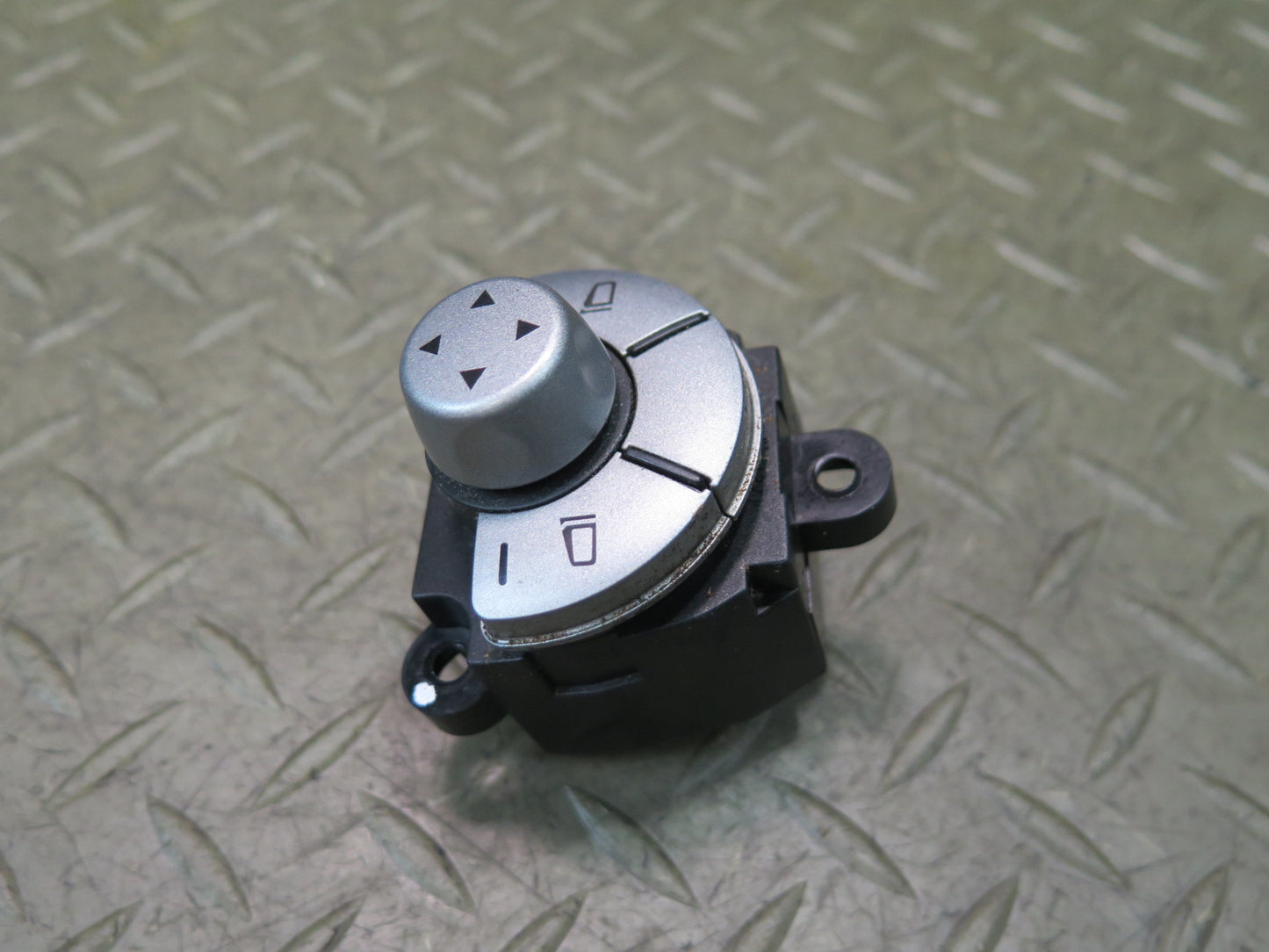 05-11 Mercedes R171 SLK Side View Mirror Adjust Control Switch 1718203310 OEM