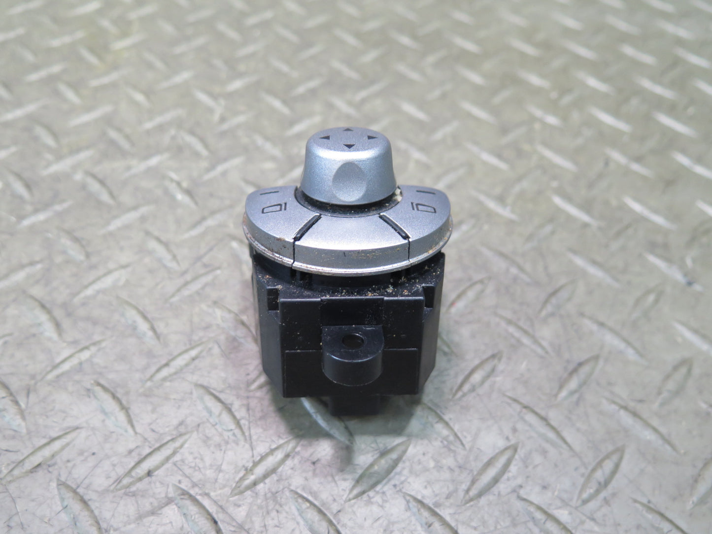 05-11 Mercedes R171 SLK Side View Mirror Adjust Control Switch 1718203310 OEM