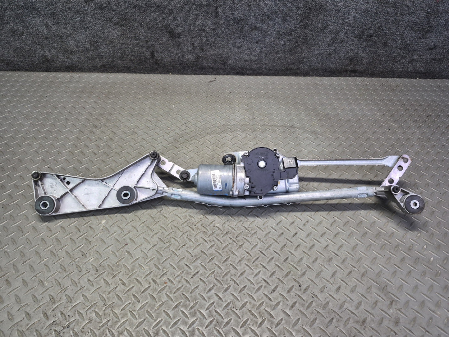 2012-2019 Mercedes X166 W166 ML GLE Front Wiper Transmission Linkage W/ Motor