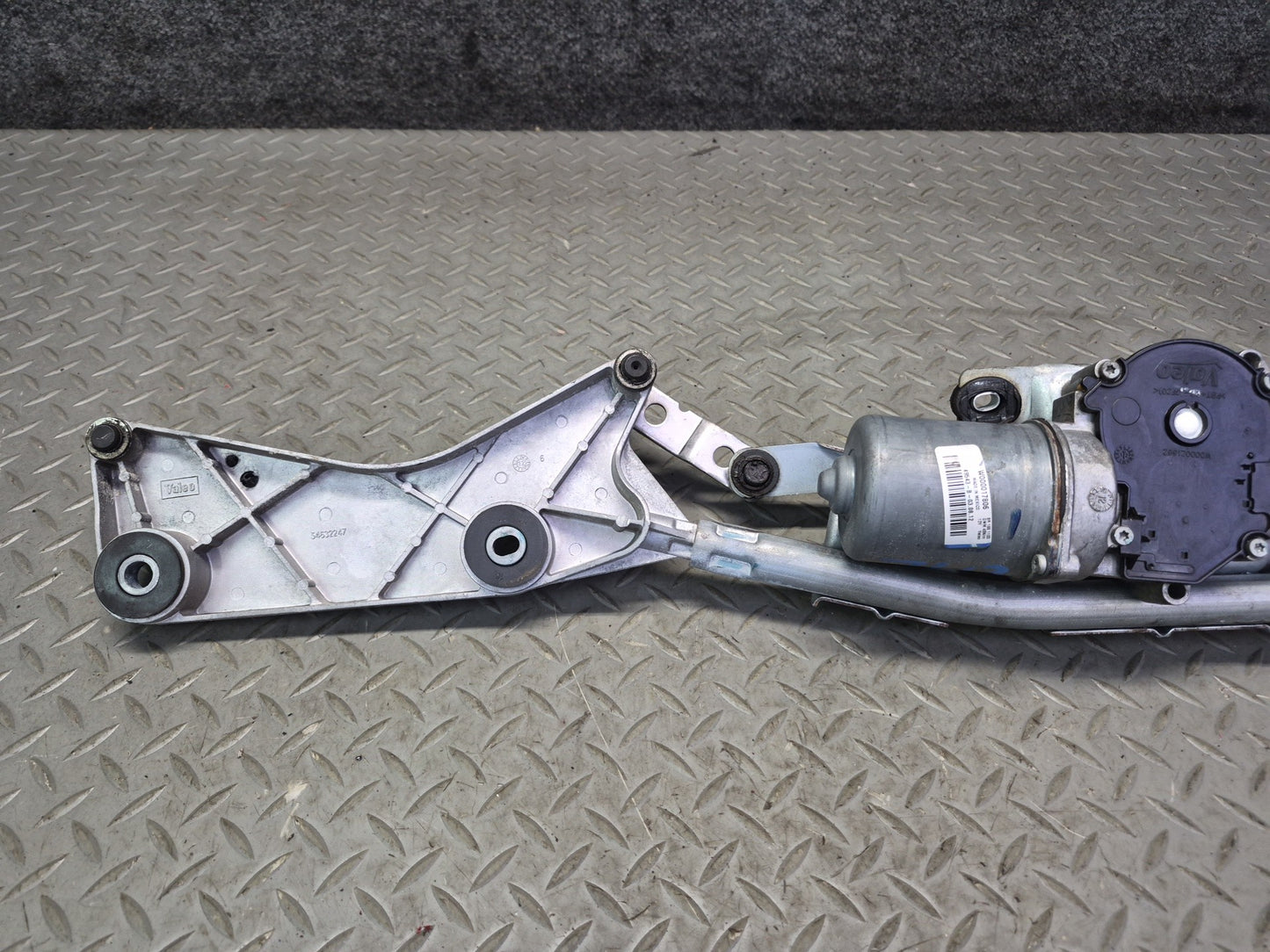 2012-2019 Mercedes X166 W166 ML GLE Front Wiper Transmission Linkage W/ Motor