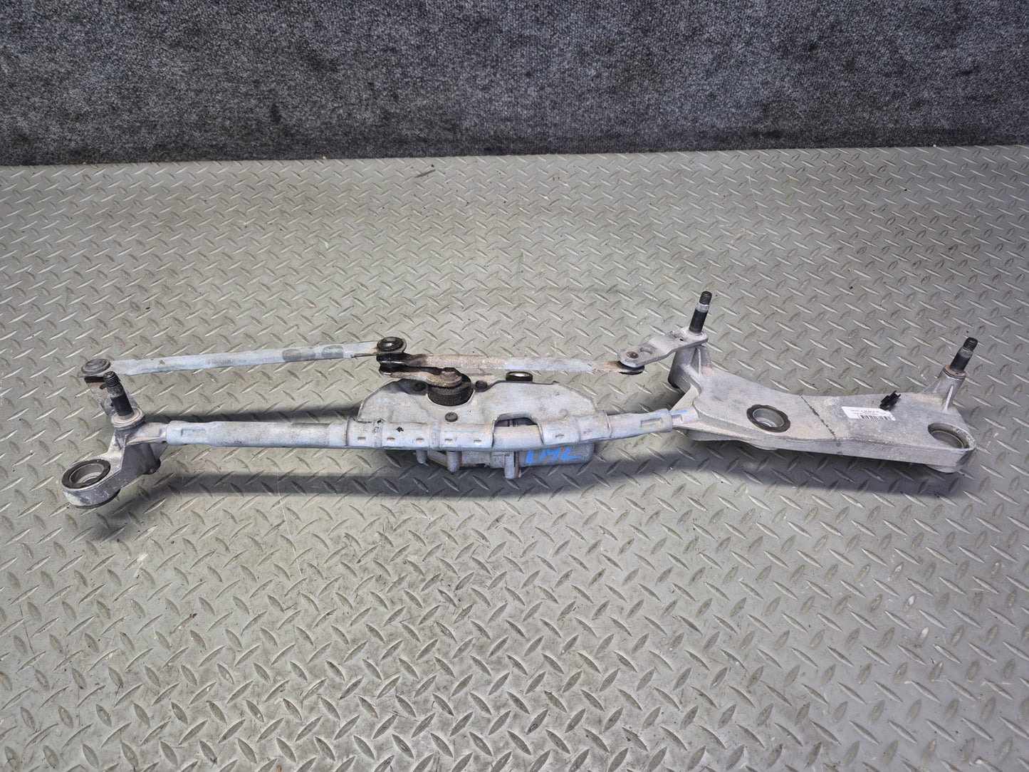 2012-2019 Mercedes X166 W166 ML GLE Front Wiper Transmission Linkage W/ Motor