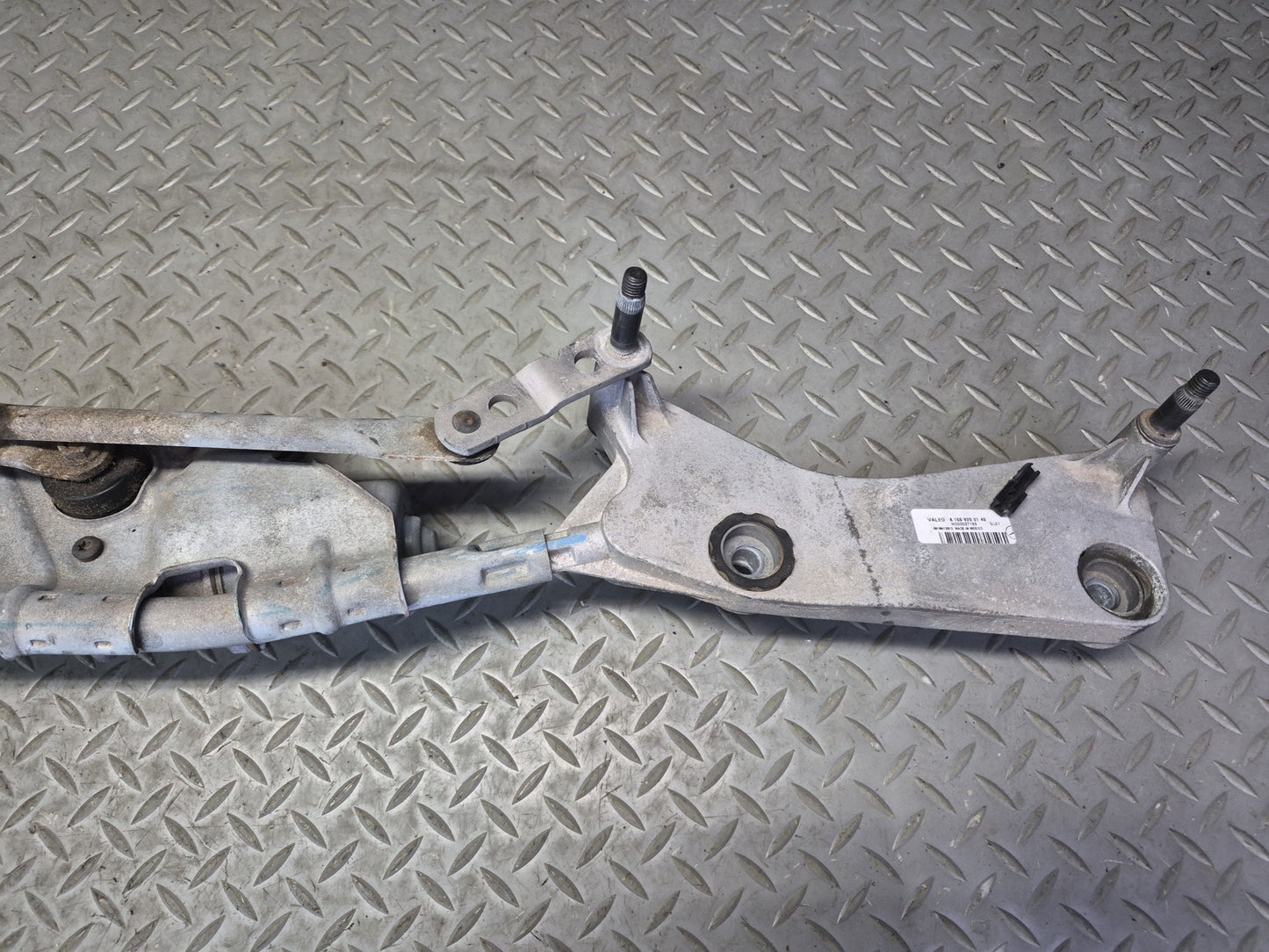 2012-2019 Mercedes X166 W166 ML GLE Front Wiper Transmission Linkage W/ Motor