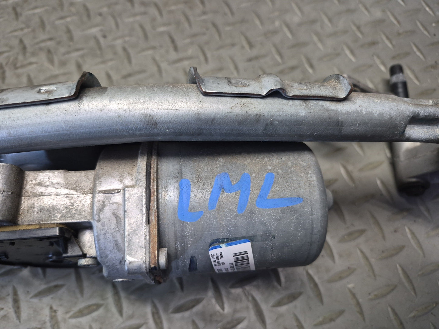2012-2019 Mercedes X166 W166 ML GLE Front Wiper Transmission Linkage W/ Motor