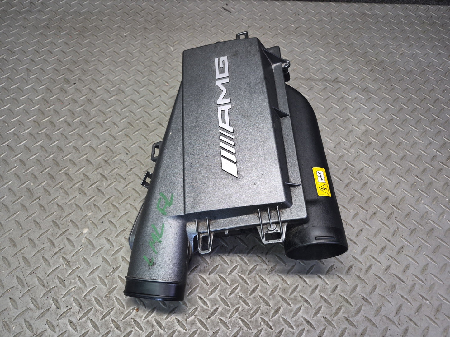 2012-2015 Mercedes W166 ML63 AMG 5.5L Engine Left Air Cleaner Intake Box Housing