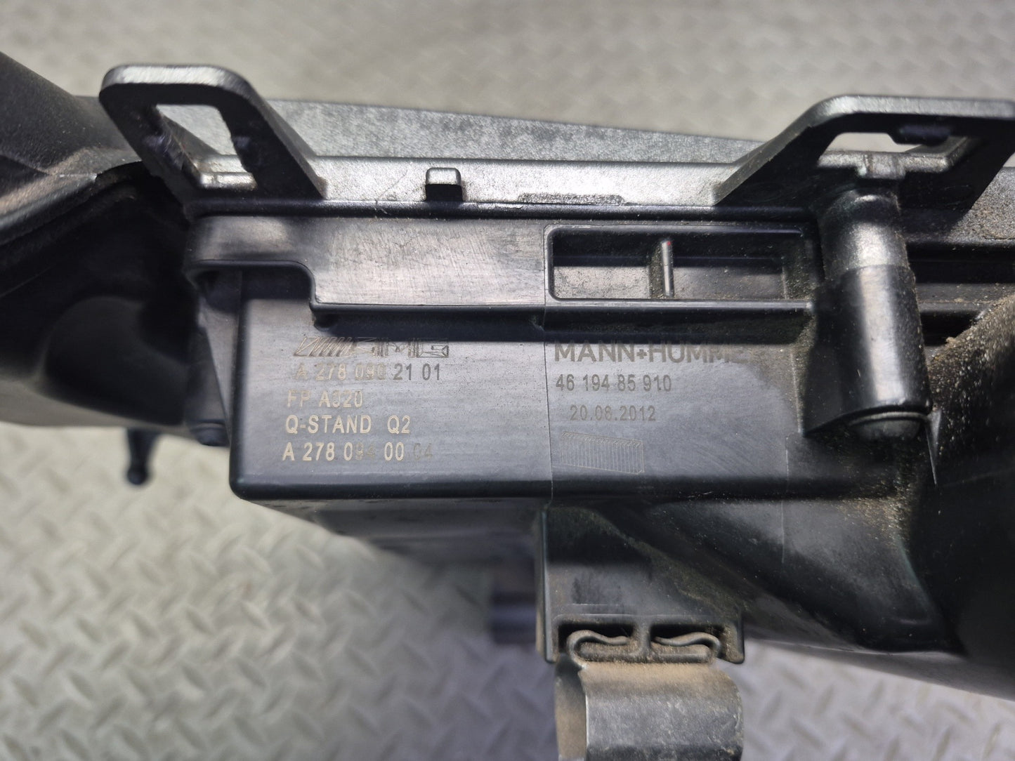 2012-2015 Mercedes W166 ML63 AMG 5.5L Engine Left Air Cleaner Intake Box Housing