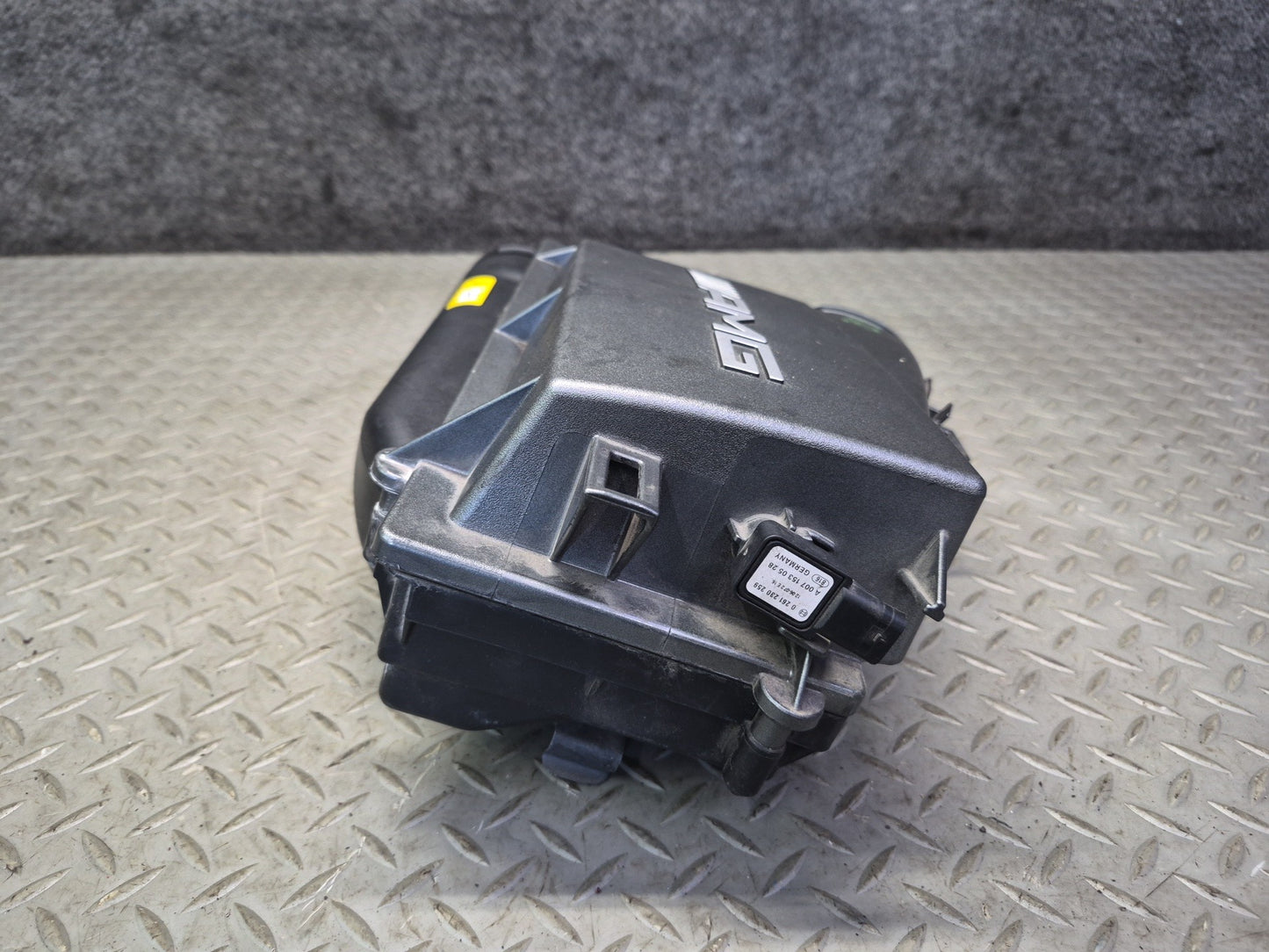 2012-2015 Mercedes W166 ML63 AMG 5.5L Engine Left Air Cleaner Intake Box Housing