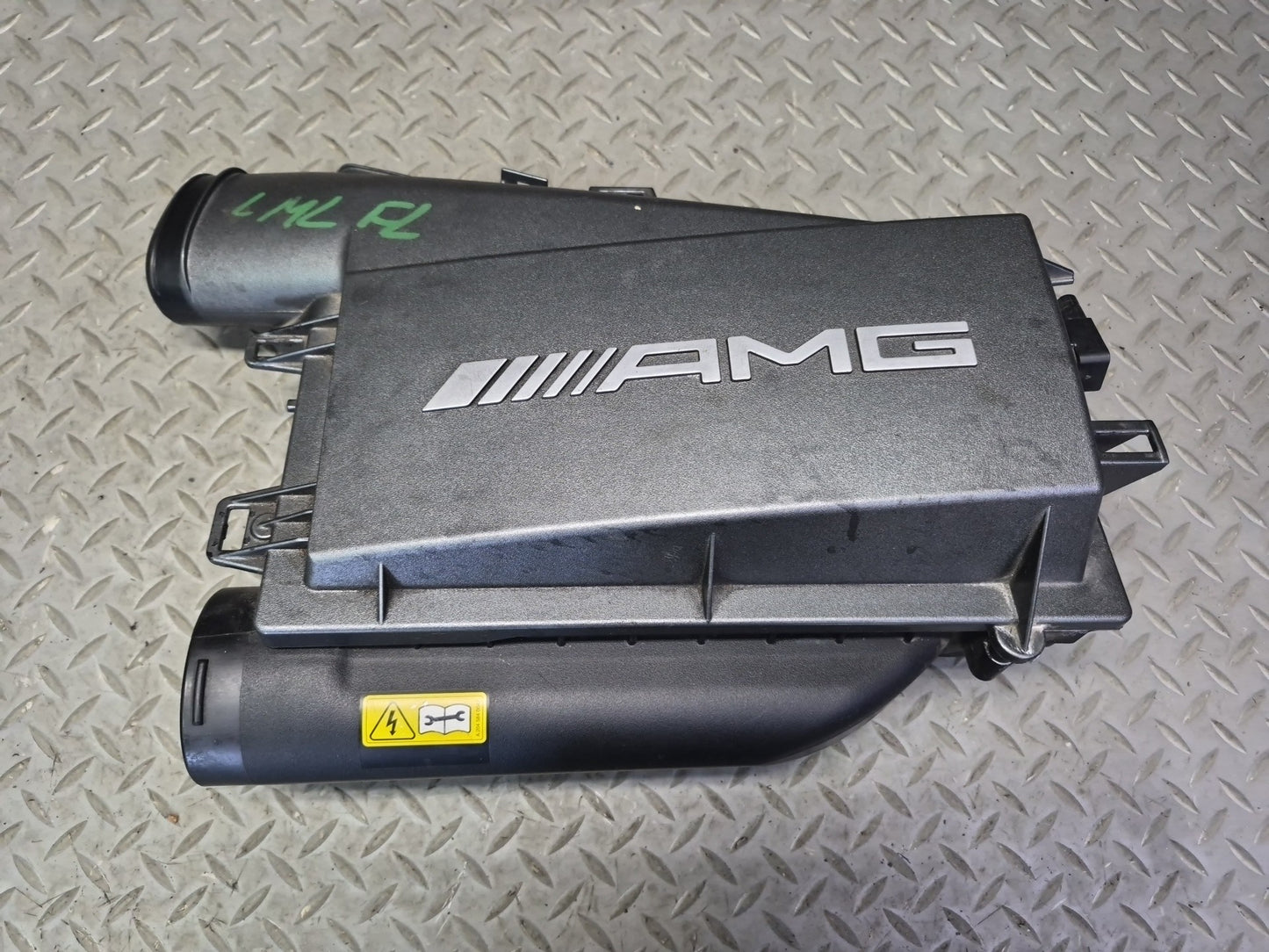 2012-2015 Mercedes W166 ML63 AMG 5.5L Engine Left Air Cleaner Intake Box Housing