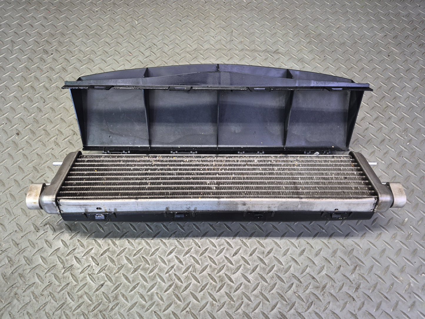 2012-2015 Mercedes W166 ML63 AMG 5.5L Engine Radiator Oil Cooler W/ Air Duct