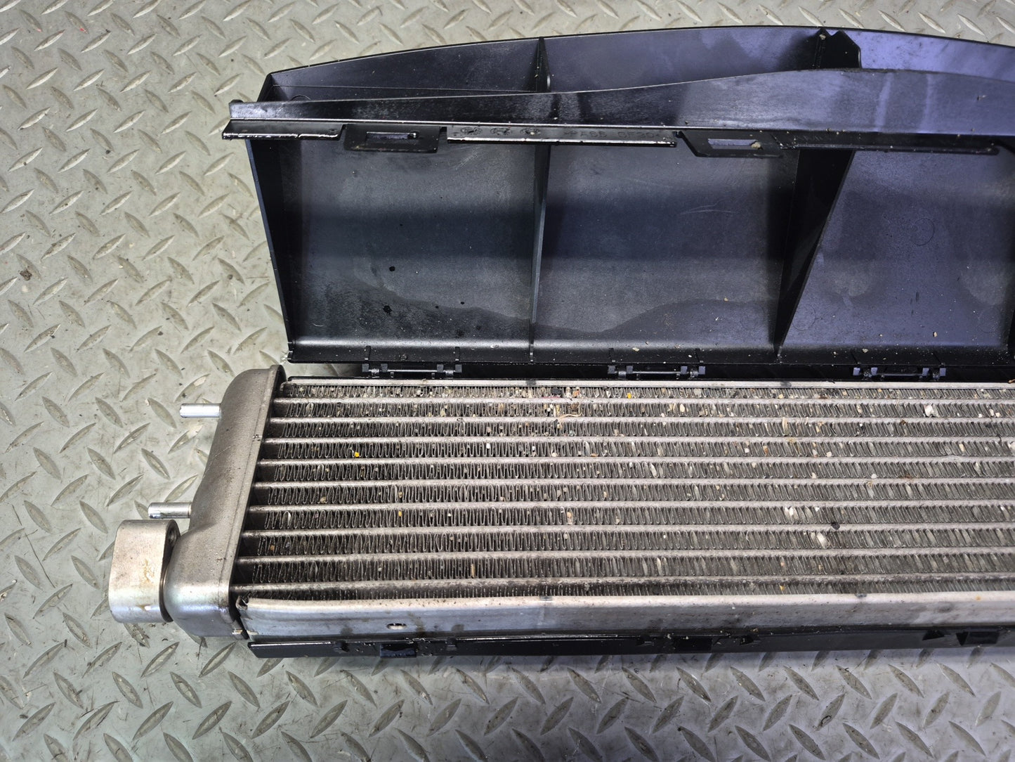 2012-2015 Mercedes W166 ML63 AMG 5.5L Engine Radiator Oil Cooler W/ Air Duct