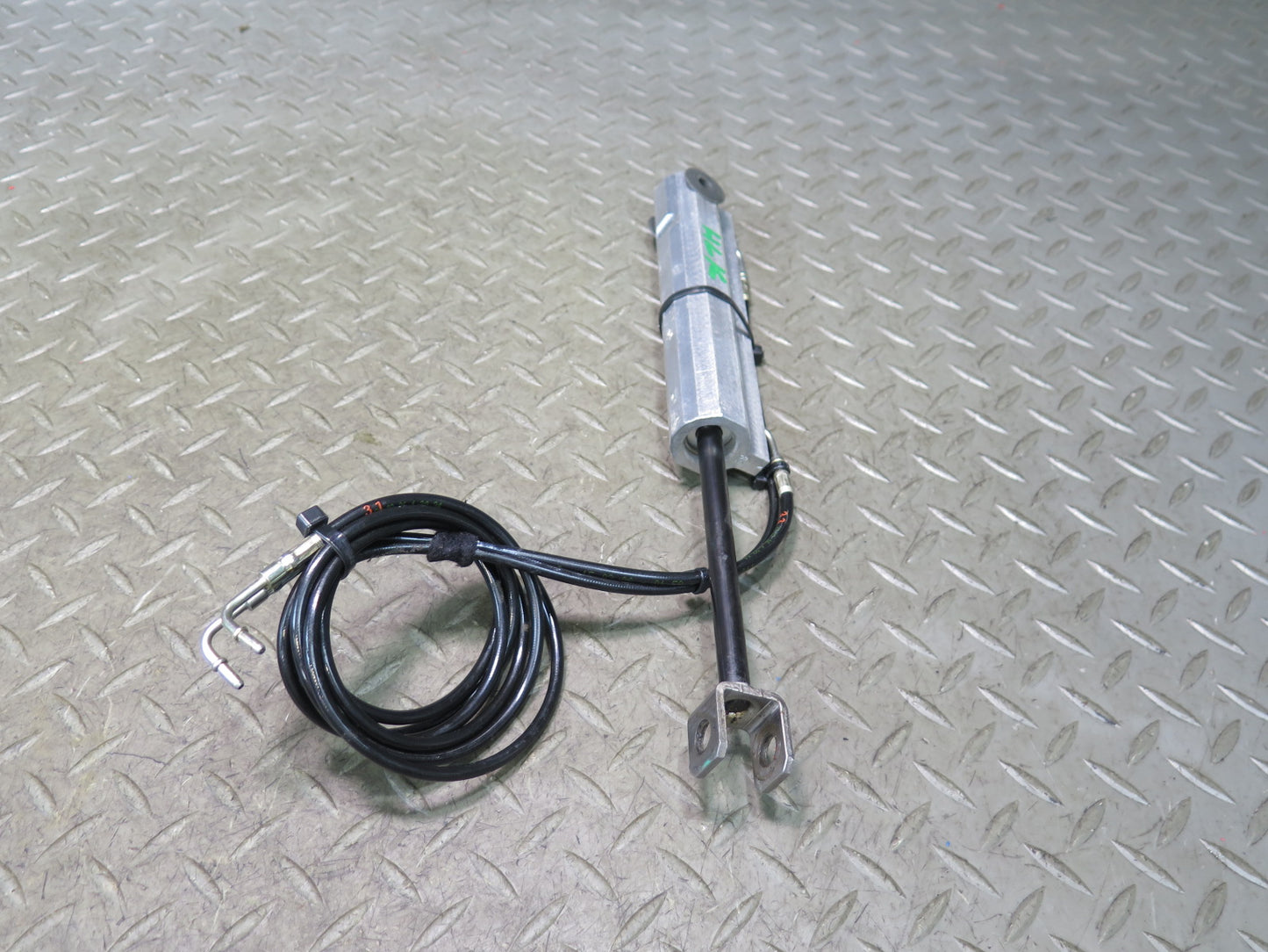 05-11 Mercedes R171 SLK Convertible TOP Roof Left or Right Cylinder OEM