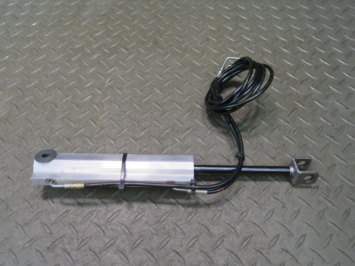 05-11 Mercedes R171 SLK Convertible TOP Roof Left or Right Cylinder OEM