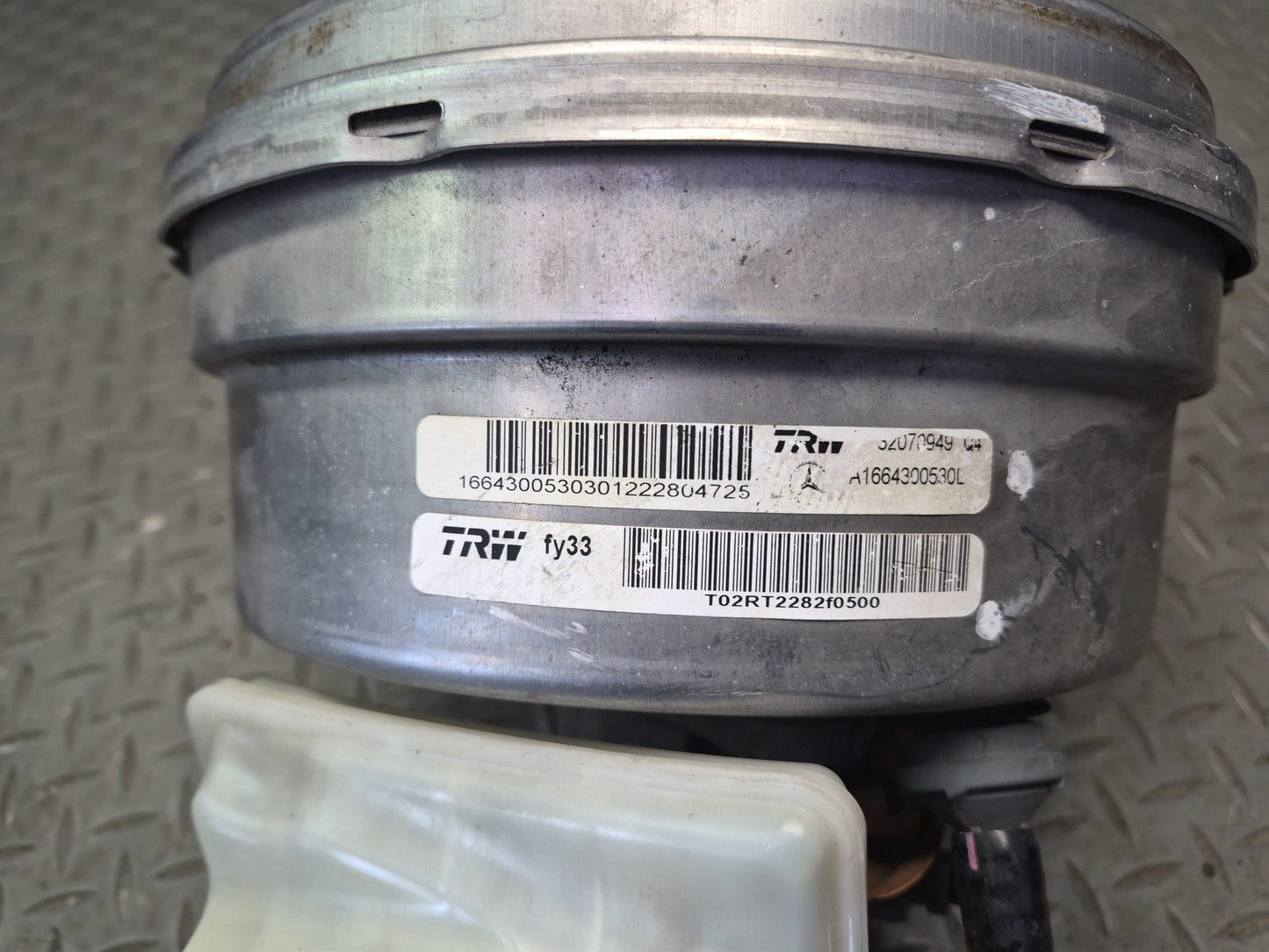 2012-2015 Mercedes W166 ML63 AMG Power Brake Booster W/ Master Cylinder Assembly