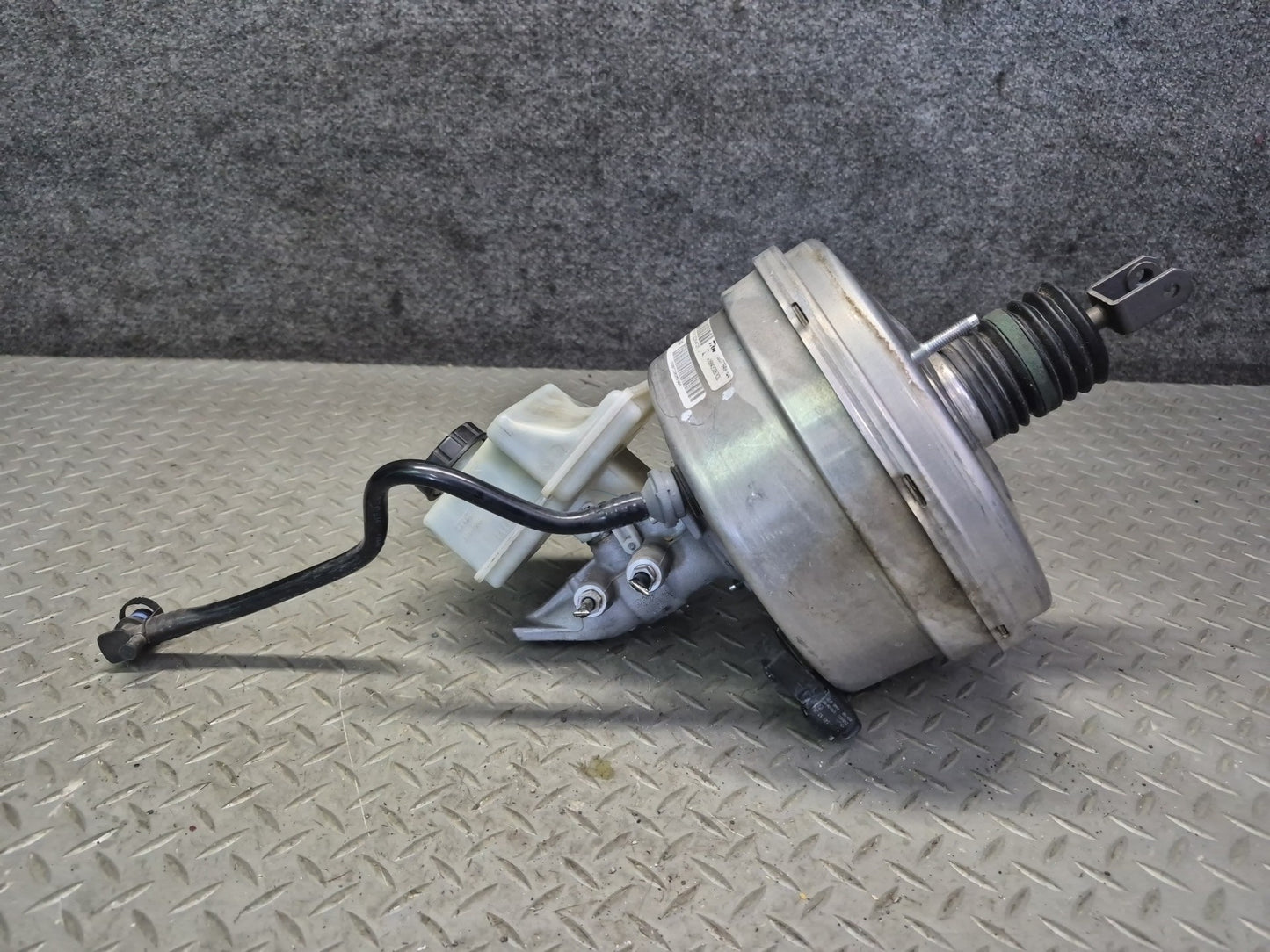2012-2015 Mercedes W166 ML63 AMG Power Brake Booster W/ Master Cylinder Assembly