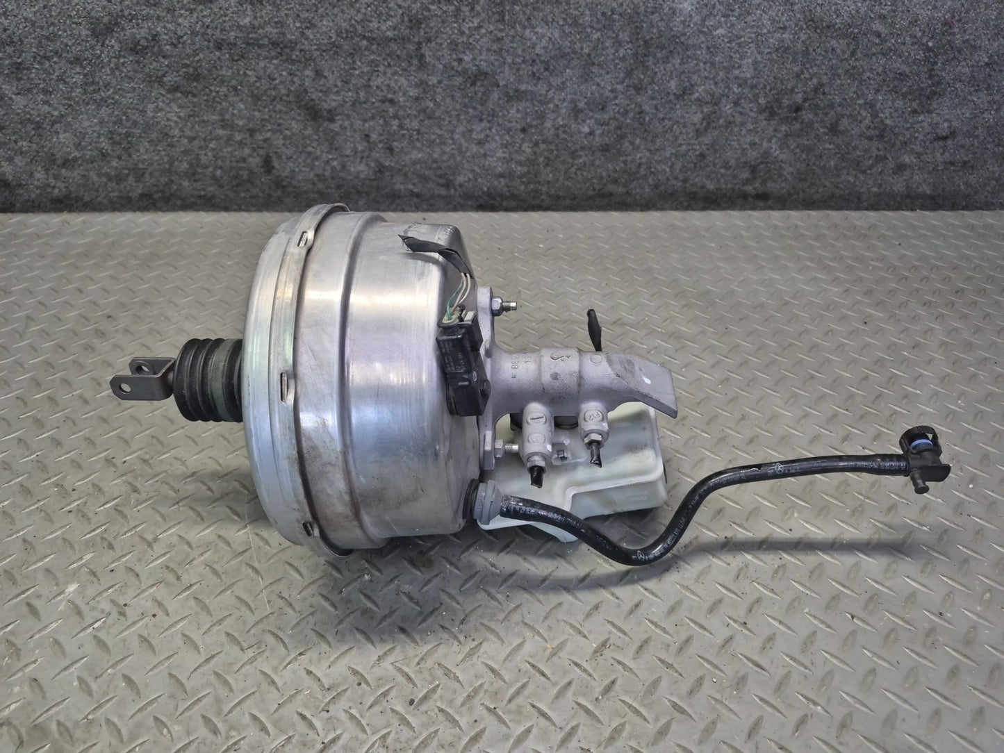 2012-2015 Mercedes W166 ML63 AMG Power Brake Booster W/ Master Cylinder Assembly