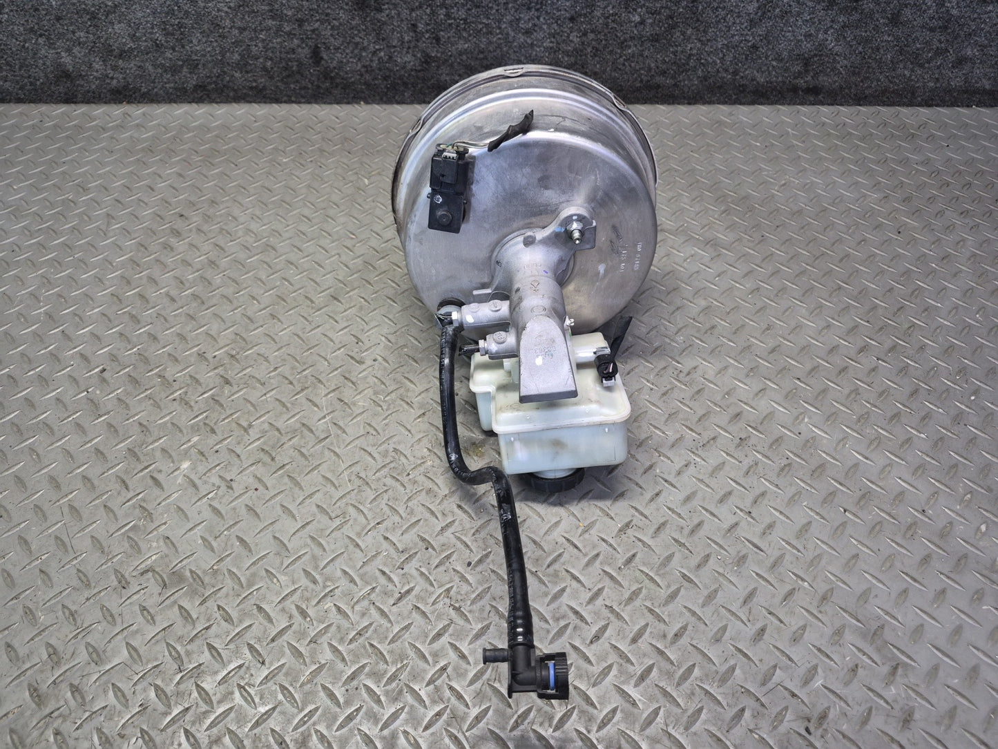2012-2015 Mercedes W166 ML63 AMG Power Brake Booster W/ Master Cylinder Assembly