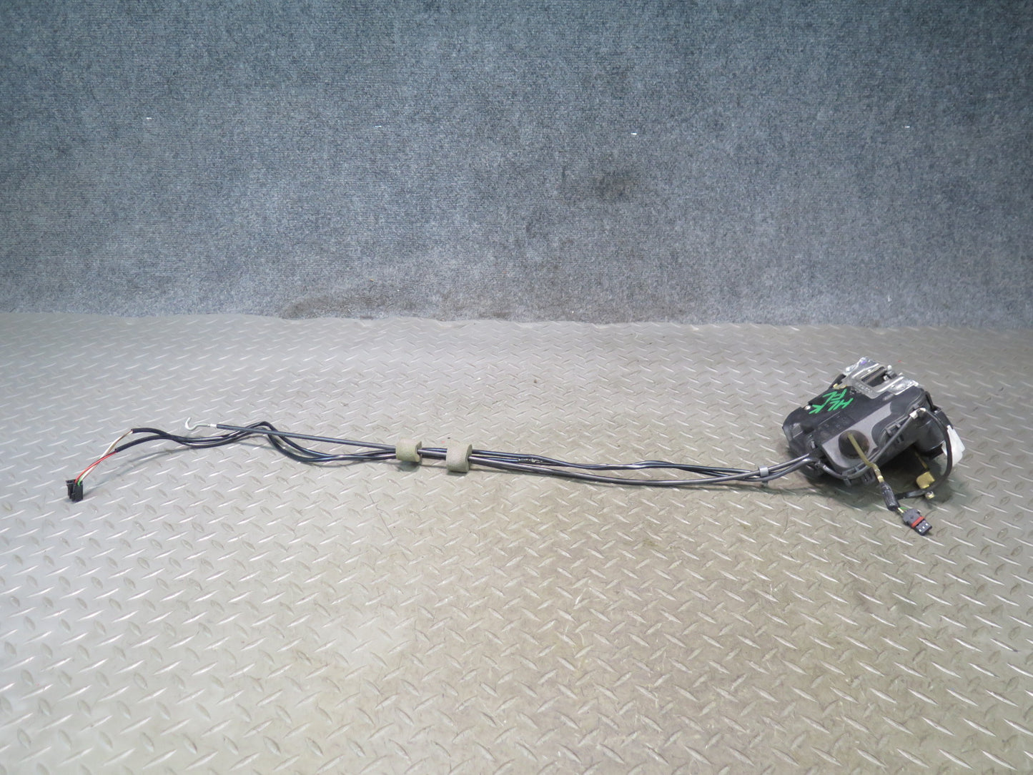 05-11 Mercedes R171 Slk-class Left Door Lock Latch Actuator OEM
