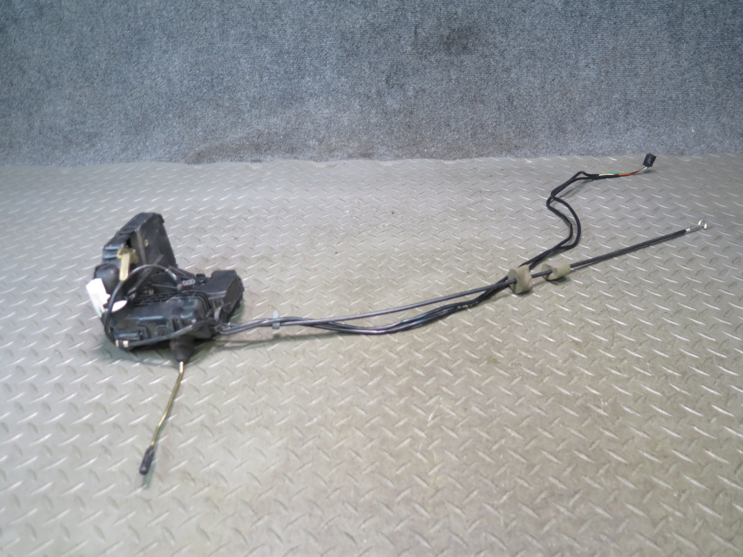 05-11 Mercedes R171 Slk-class Left Door Lock Latch Actuator OEM