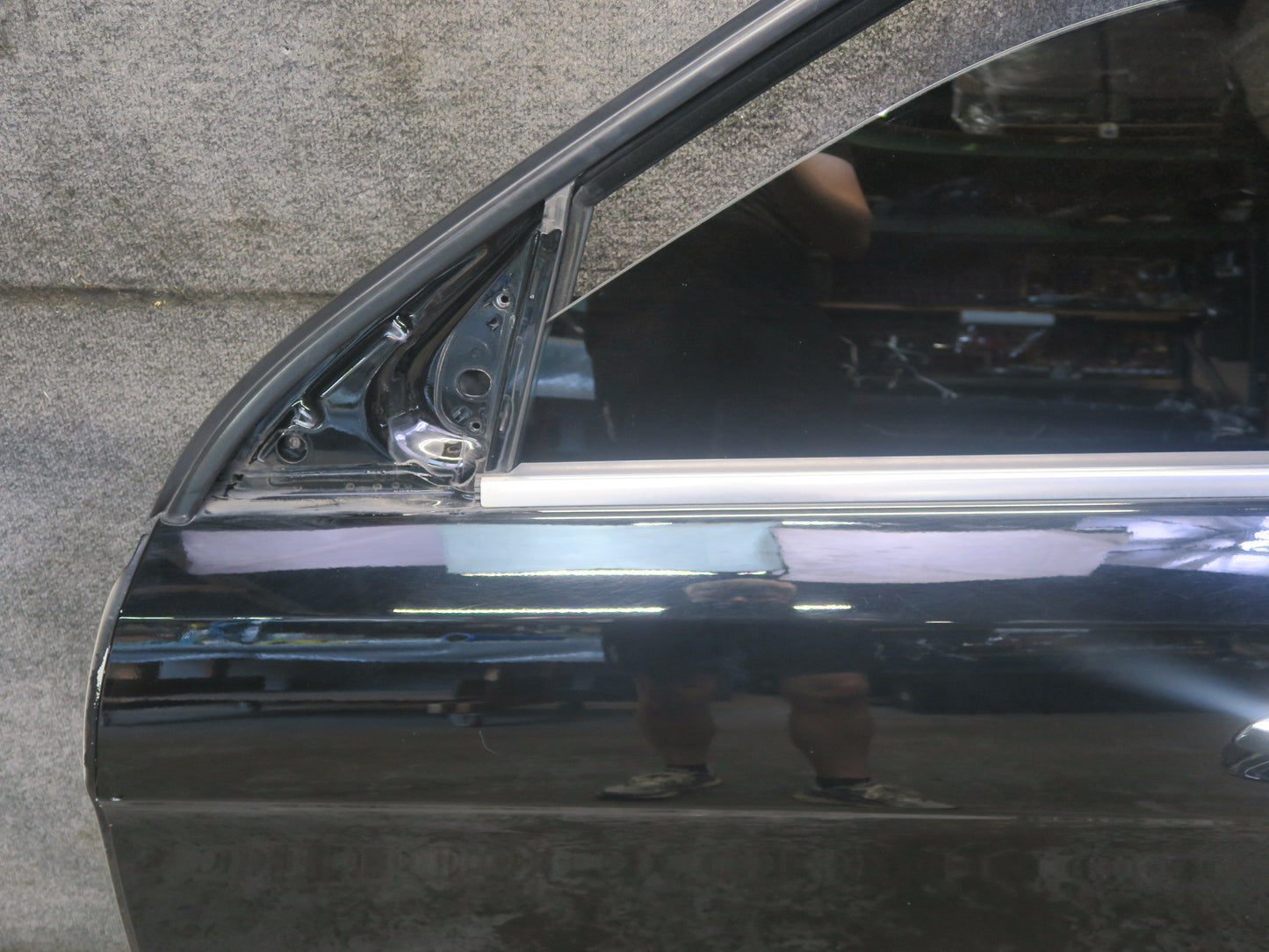 2012-2019 Mercedes W166 GLE ML Front Left Side Door Shell Panel W/ Glass Damaged