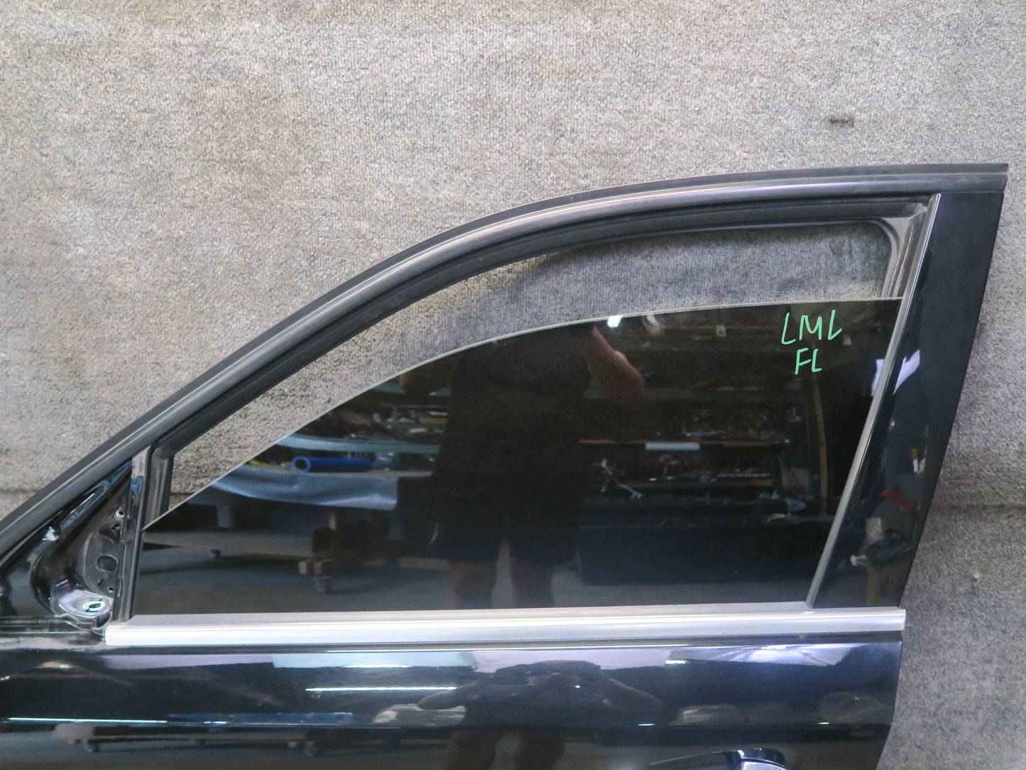 2012-2019 Mercedes W166 GLE ML Front Left Side Door Shell Panel W/ Glass Damaged