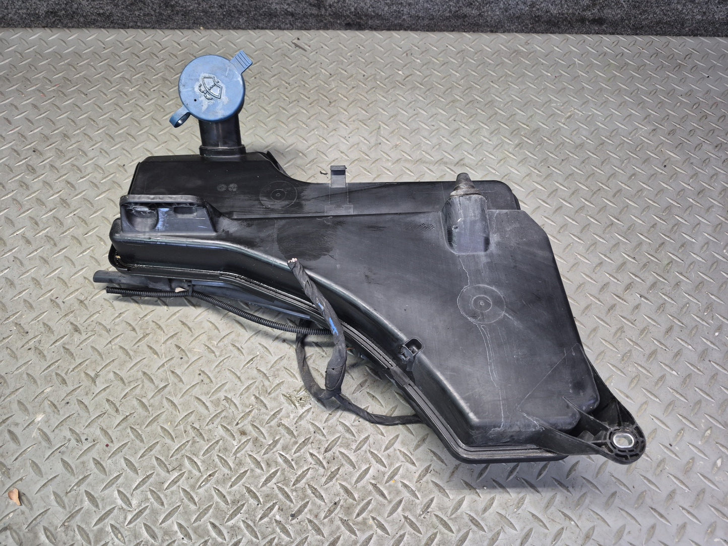 2012-2015 Mercedes W166 ML63 AMG Windshield Washer Fluid Reservoir Tank W/ Pump