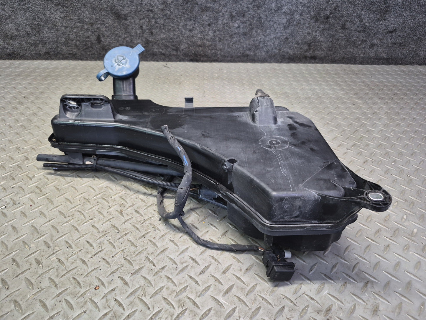 2012-2015 Mercedes W166 ML63 AMG Windshield Washer Fluid Reservoir Tank W/ Pump
