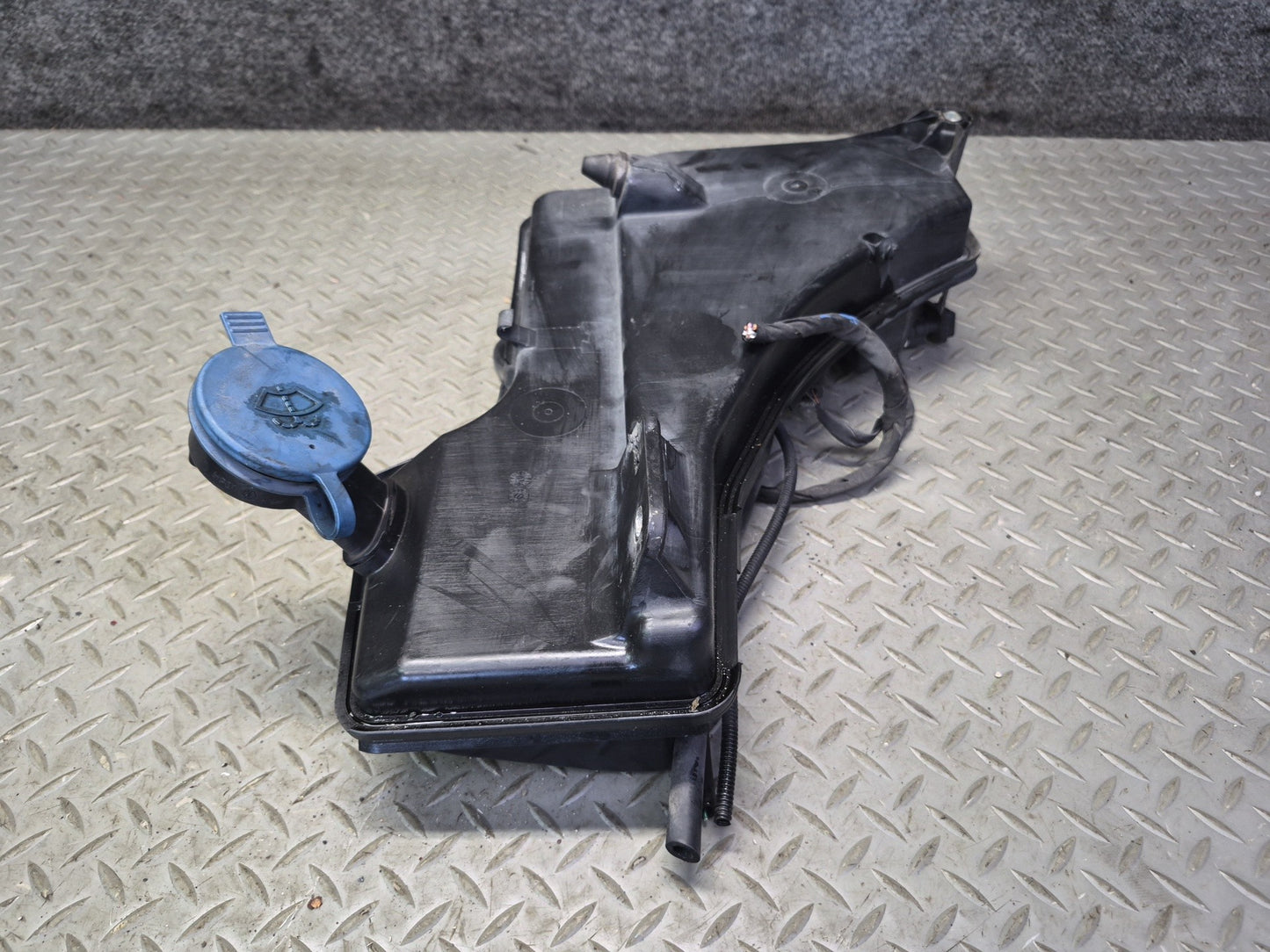 2012-2015 Mercedes W166 ML63 AMG Windshield Washer Fluid Reservoir Tank W/ Pump
