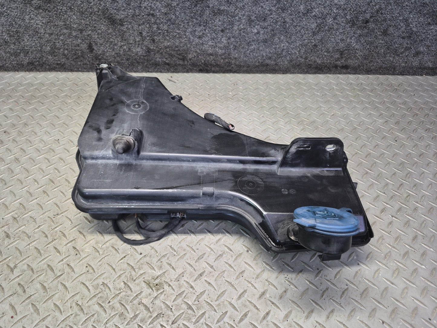 2012-2015 Mercedes W166 ML63 AMG Windshield Washer Fluid Reservoir Tank W/ Pump